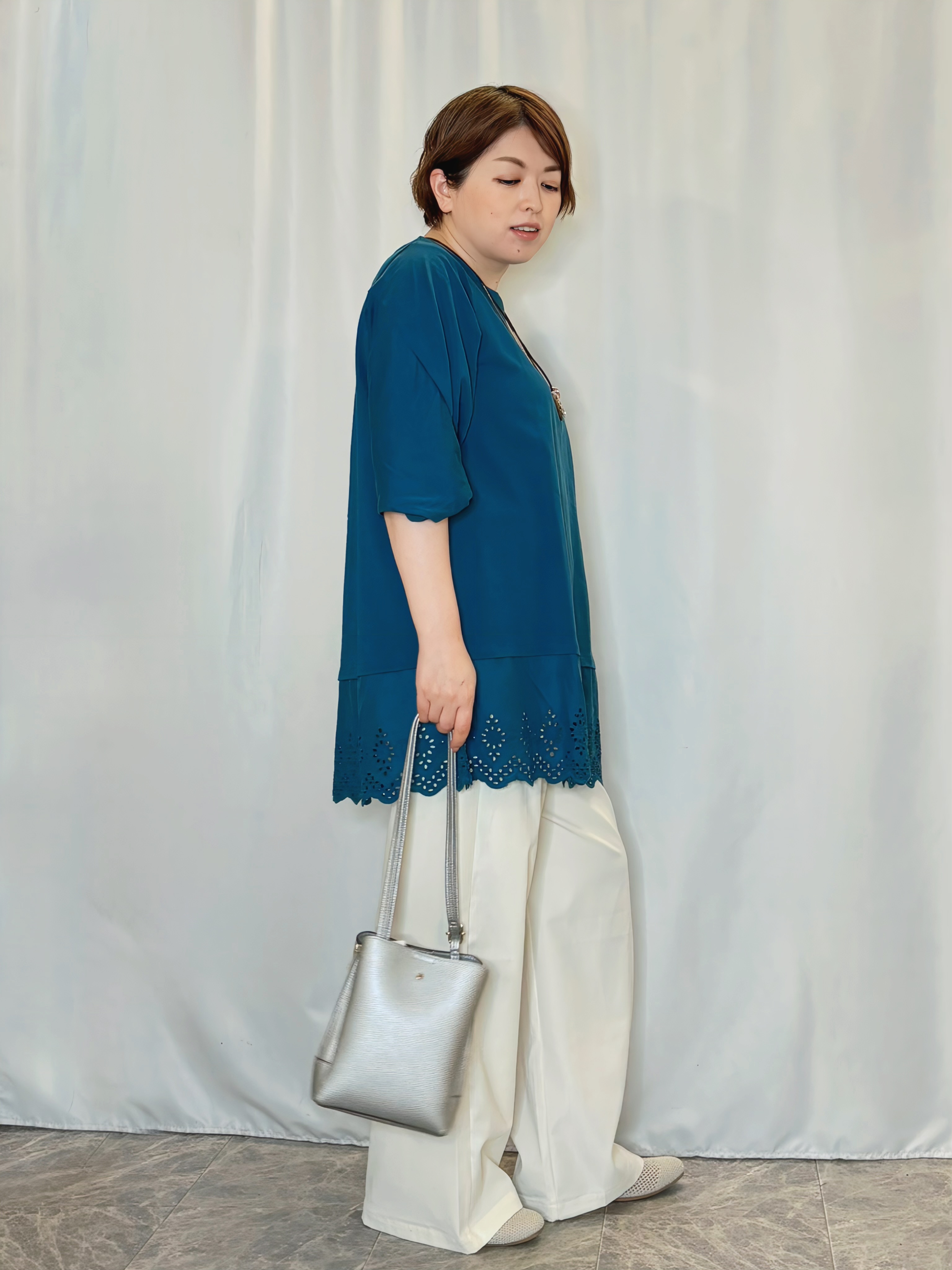 たみさんの「SHOO･LA･RUE｜【洗濯機可/ひんやり/S-LL】裾レース切り替え ねじりお袖チュニック」を使ったコーディネート