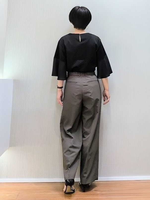 ミズタさんの「UNTITLED｜【楽な穿き心地/UV/接触冷感】クリーンワイドパンツ」を使ったコーディネート
