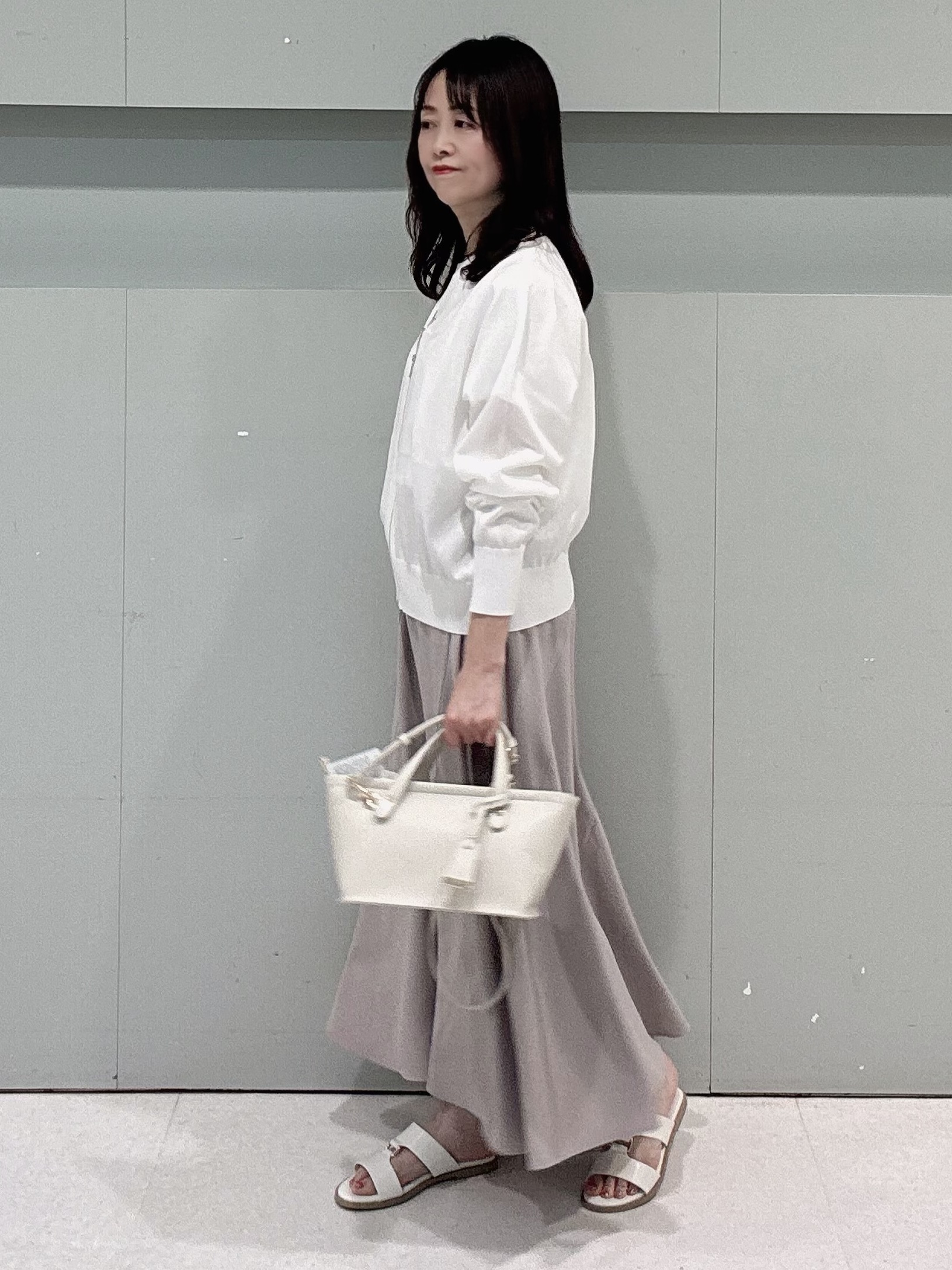 makiさんの「UNTITLED｜【アンサンブル可/日除け・冷房対策】シアーレーヨンZIPカーディガン」を使ったコーディネート