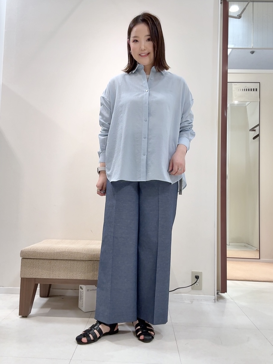 YUIさんの「UNTITLED｜【2WAY/マシンウォッシャブル】カシュクールデザインシャツ」を使ったコーディネート
