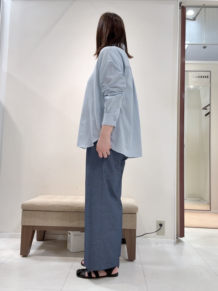 YUIさんの「UNTITLED｜【2WAY/マシンウォッシャブル】カシュクールデザインシャツ」を使ったコーディネート