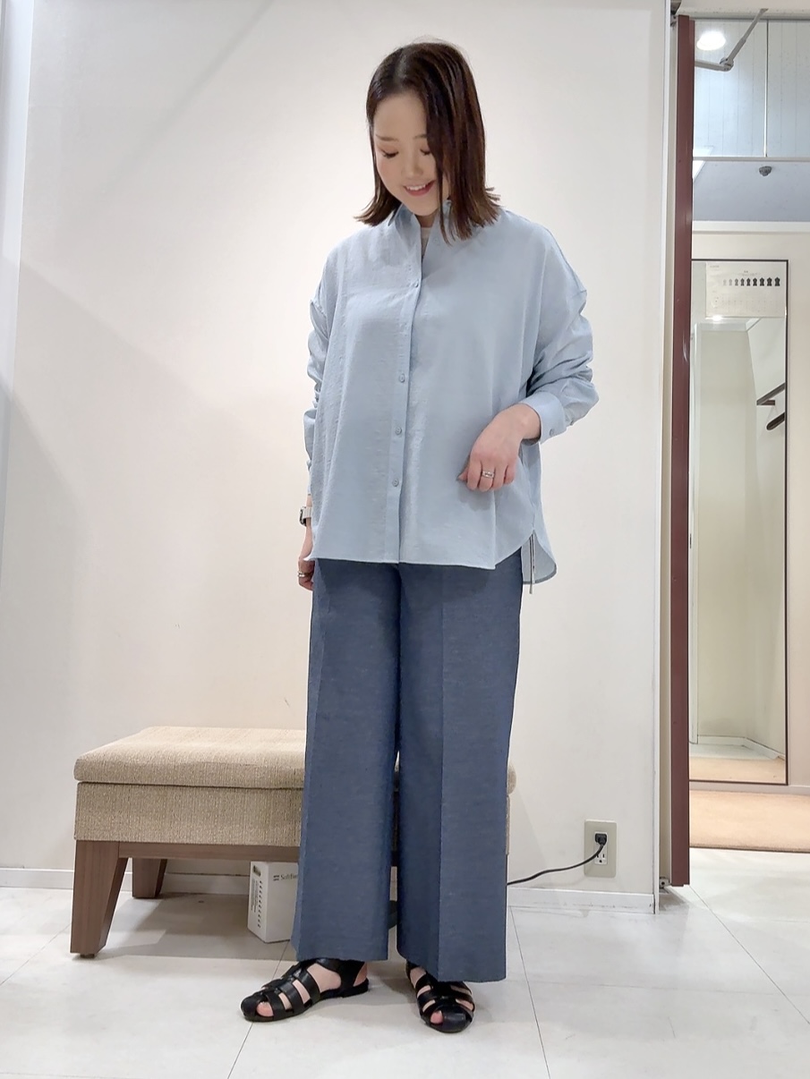 YUIさんの「UNTITLED｜【2WAY/マシンウォッシャブル】カシュクールデザインシャツ」を使ったコーディネート