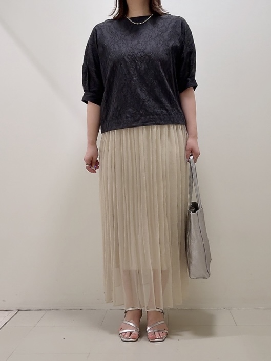 YUIさんの「UNTITLED｜【洗える/ショート丈】ジャカードボートネックブラウス」を使ったコーディネート