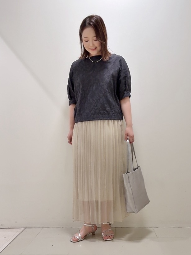 YUIさんの「UNTITLED｜【洗える/ショート丈】ジャカードボートネックブラウス」を使ったコーディネート