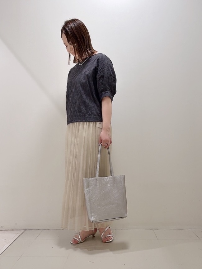 YUIさんの「UNTITLED｜【洗える/ショート丈】ジャカードボートネックブラウス」を使ったコーディネート