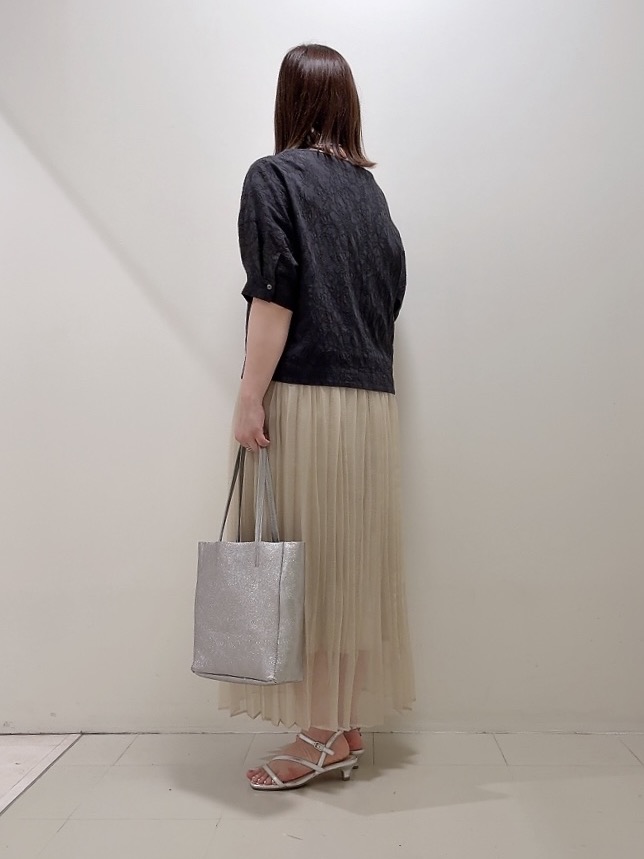YUIさんの「UNTITLED｜【洗える/ショート丈】ジャカードボートネックブラウス」を使ったコーディネート