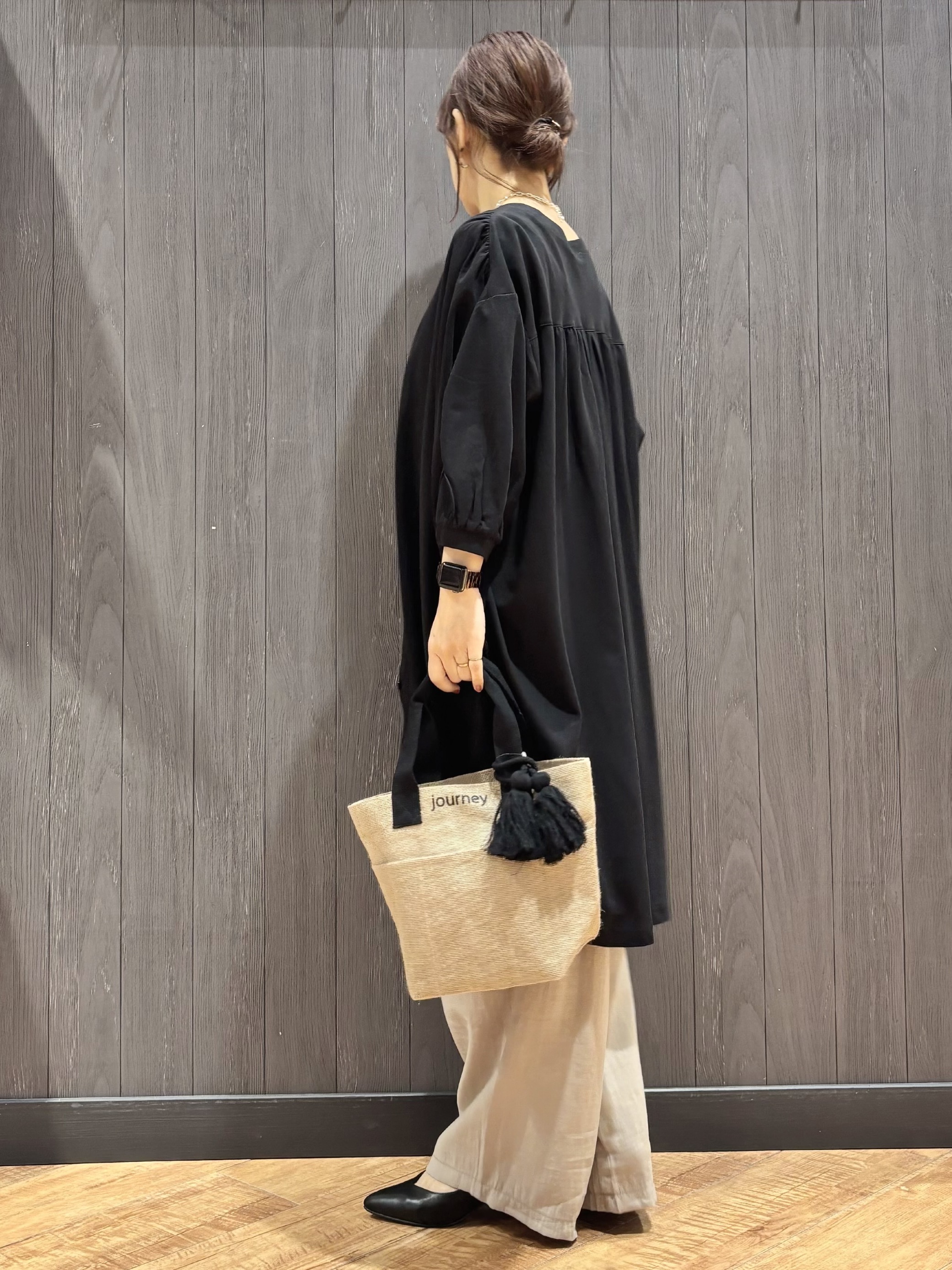 meiさんの「SHOO･LA･RUE｜【洗濯機可/S-LL】1枚でも羽織でも キーネックシャツワンピース」を使ったコーディネート