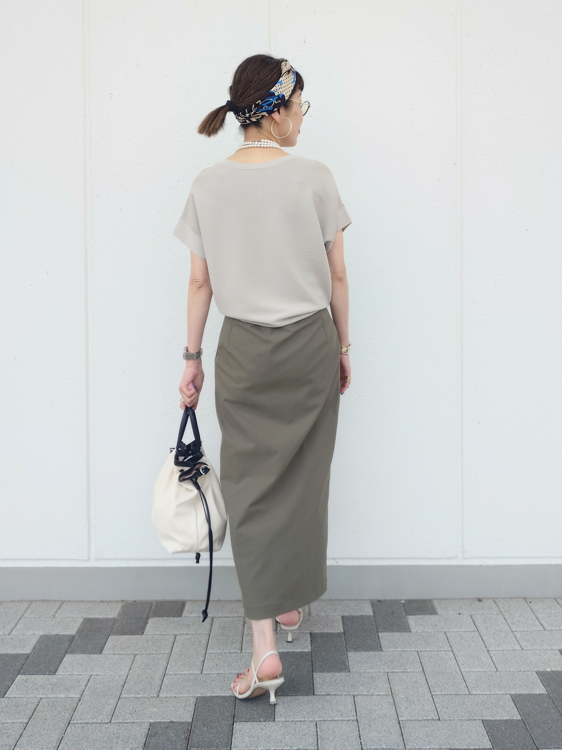 MUTSUKOさんの「UNTITLED｜【11色展開/体型カバー】前後2WAYフレンチスリーブニット」を使ったコーディネート