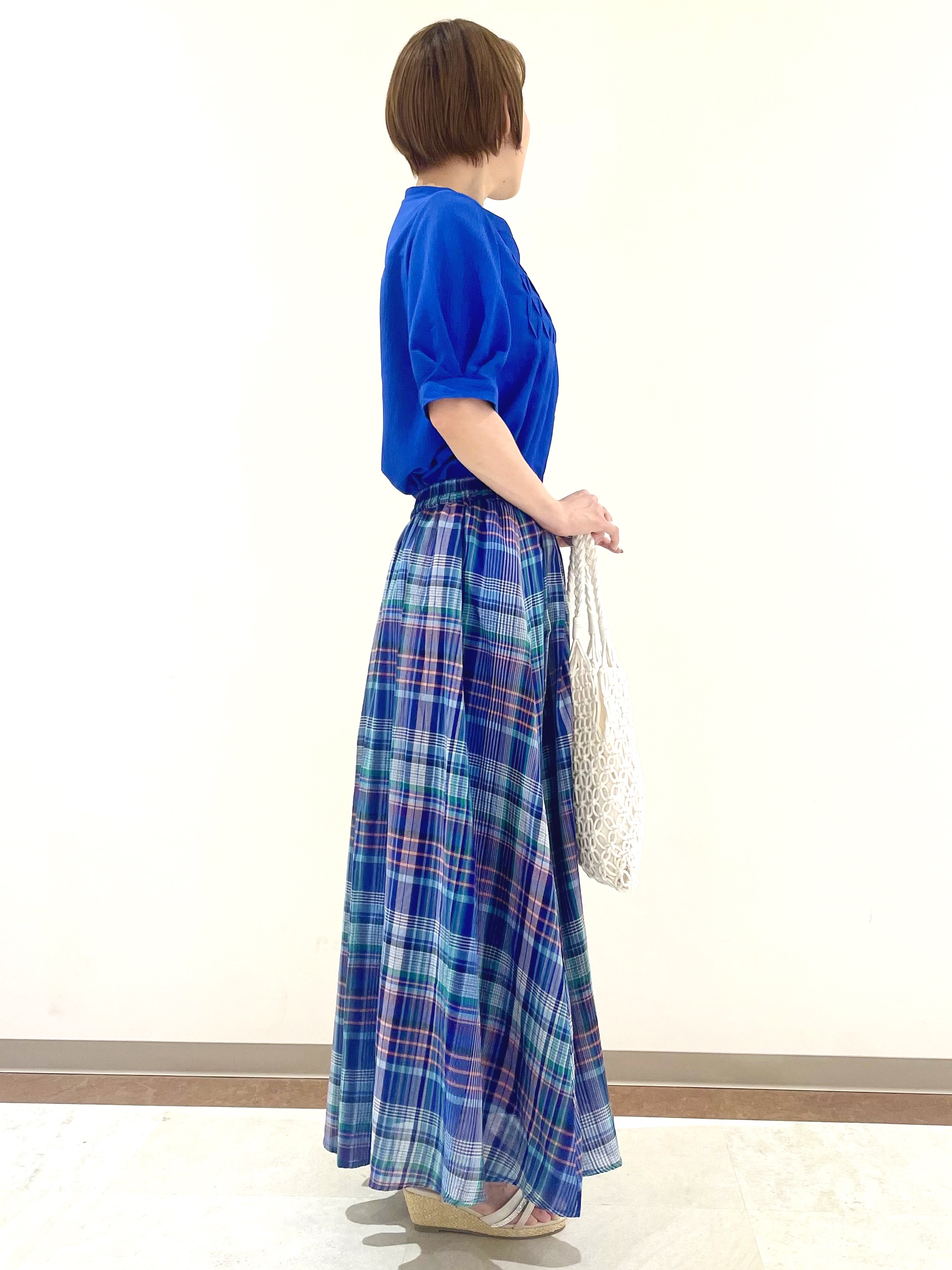 ちいはちさんの「grove｜【貴島明日香さん着用/体型カバー】ON・OFF使えるスモッキングタックブラウス」を使ったコーディネート