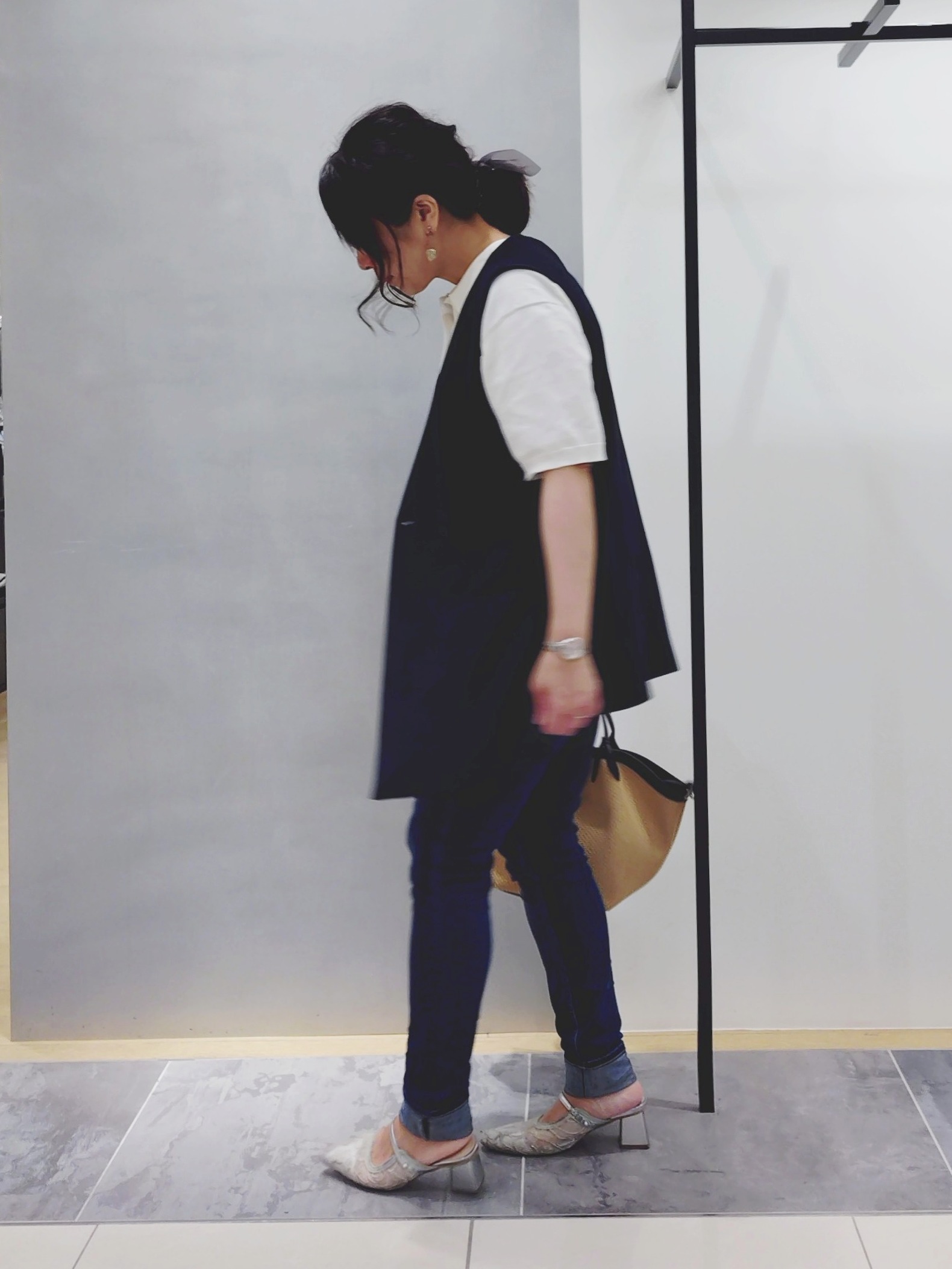 TOMOMIさんの「INDIVI｜【2柄展開】柄デザインスカーフ」を使ったコーディネート