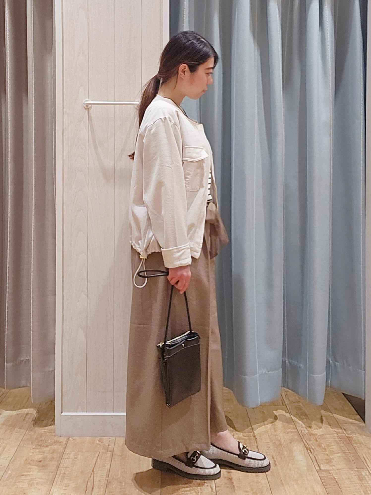 miyaさんの「SHOO･LA･RUE｜【S-LL】サッと羽織れてきれい見え　フラップポケット ノーカラーブルゾン」を使ったコーディネート