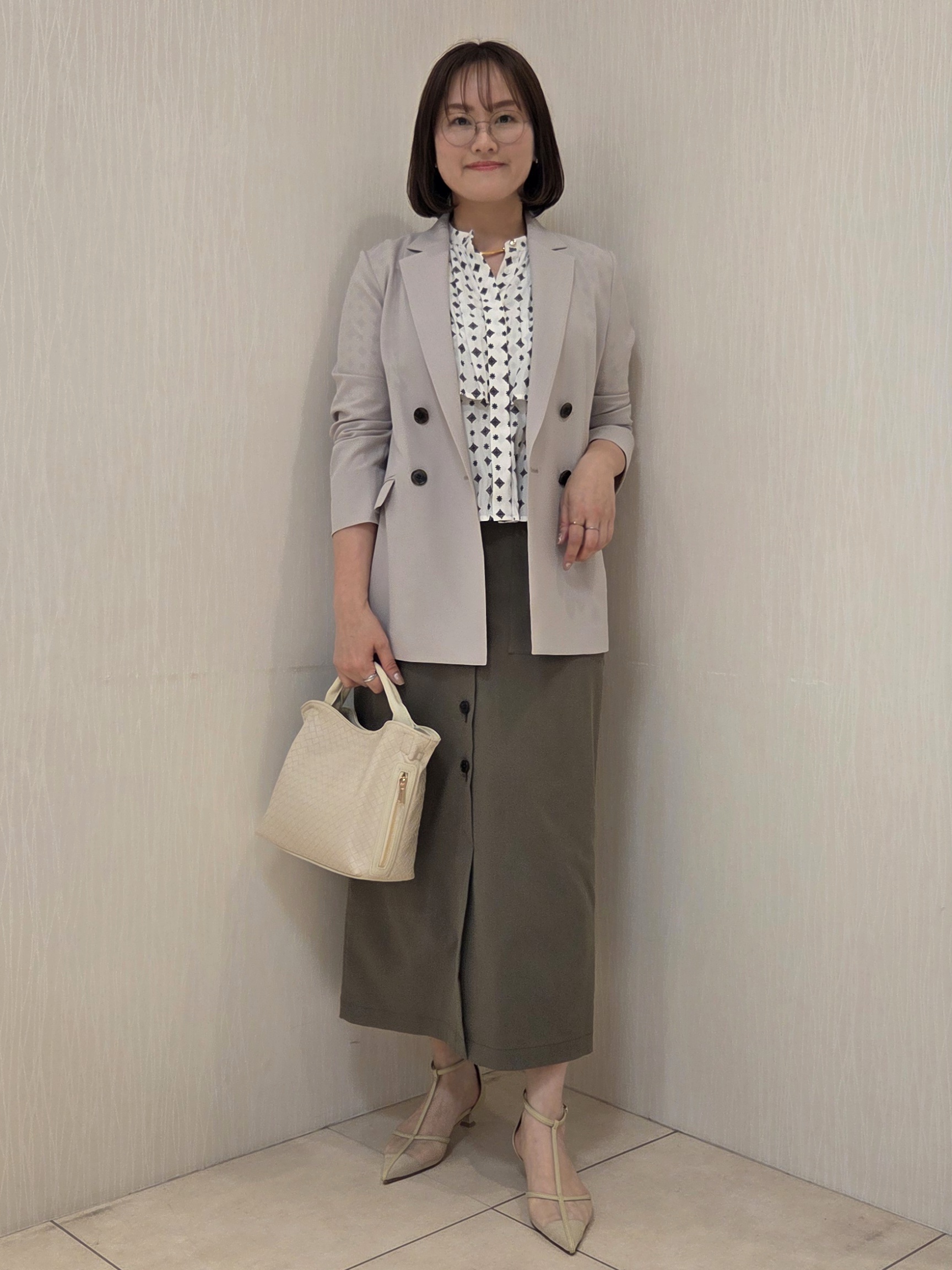 naokoさんの「UNTITLED｜【接触冷感/UVカット/吸水速乾/遮熱】ツイルボタンディティールスカート」を使ったコーディネート
