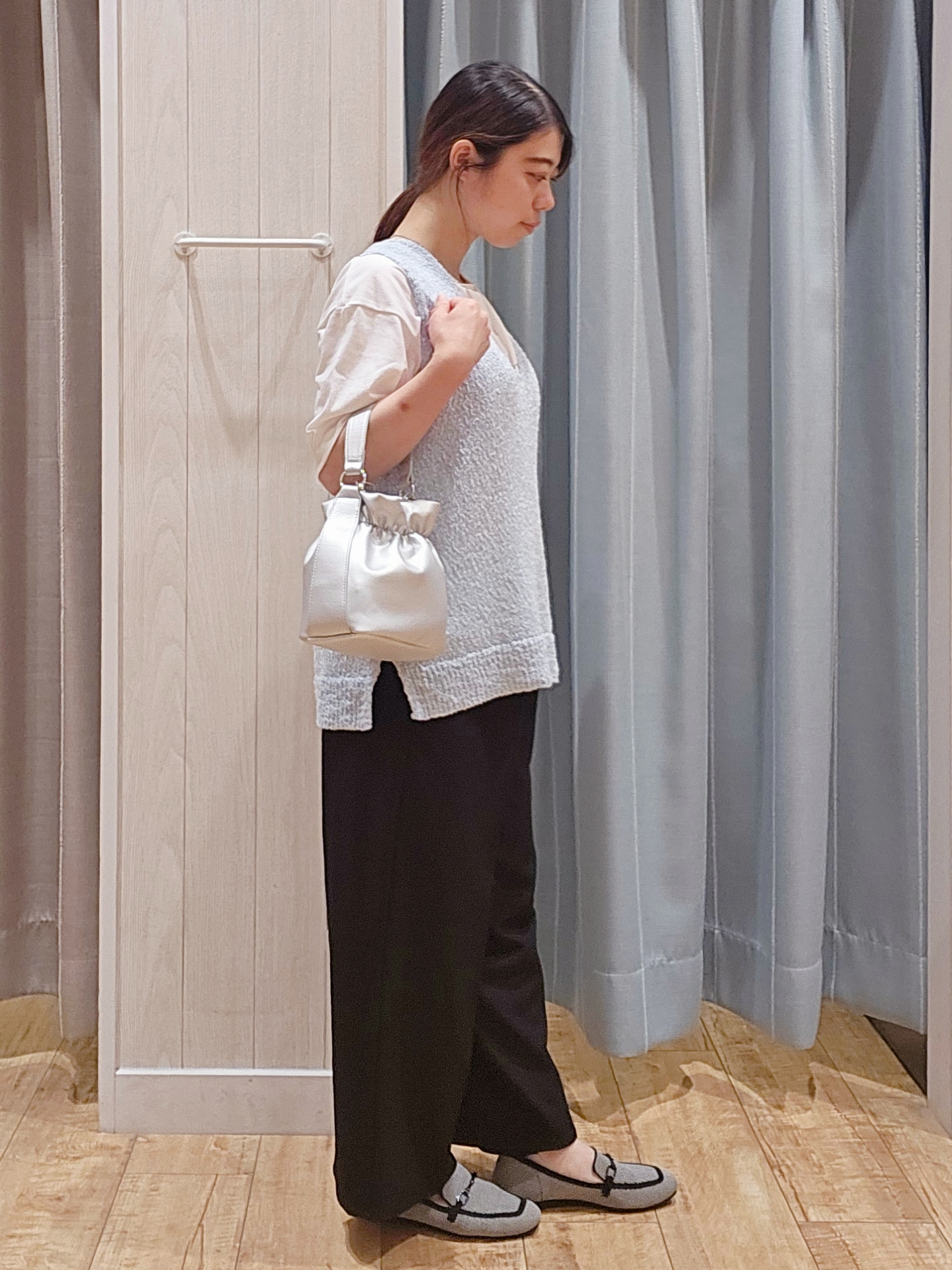 miyaさんの「SHOO･LA･RUE｜【2点セット/S-LL】ニットベスト＆ロゴTシャツSET」を使ったコーディネート