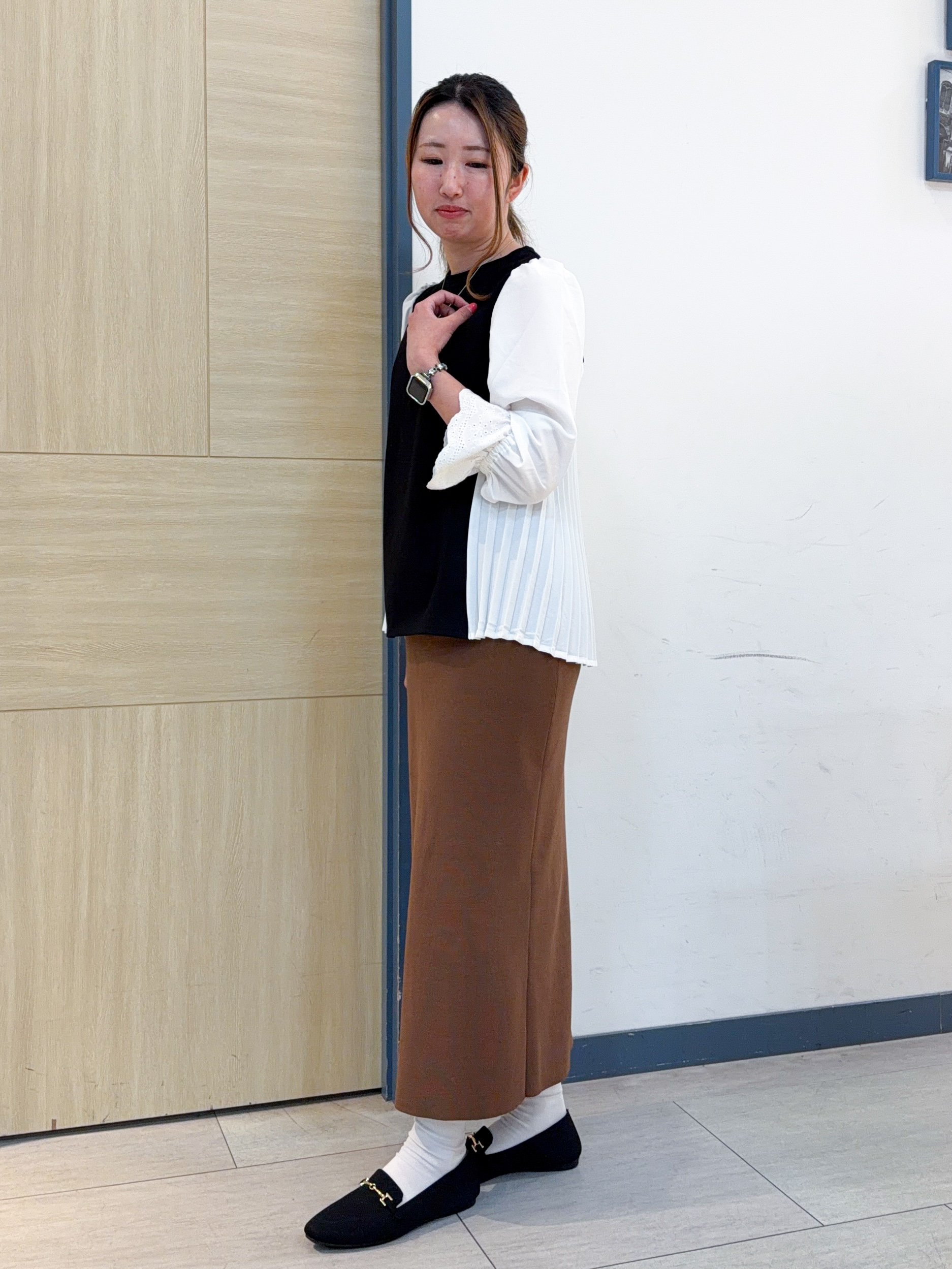 nanaさんの「grove｜【洗える・体型カバー】袖口レース・バックプリーツトップス」を使ったコーディネート