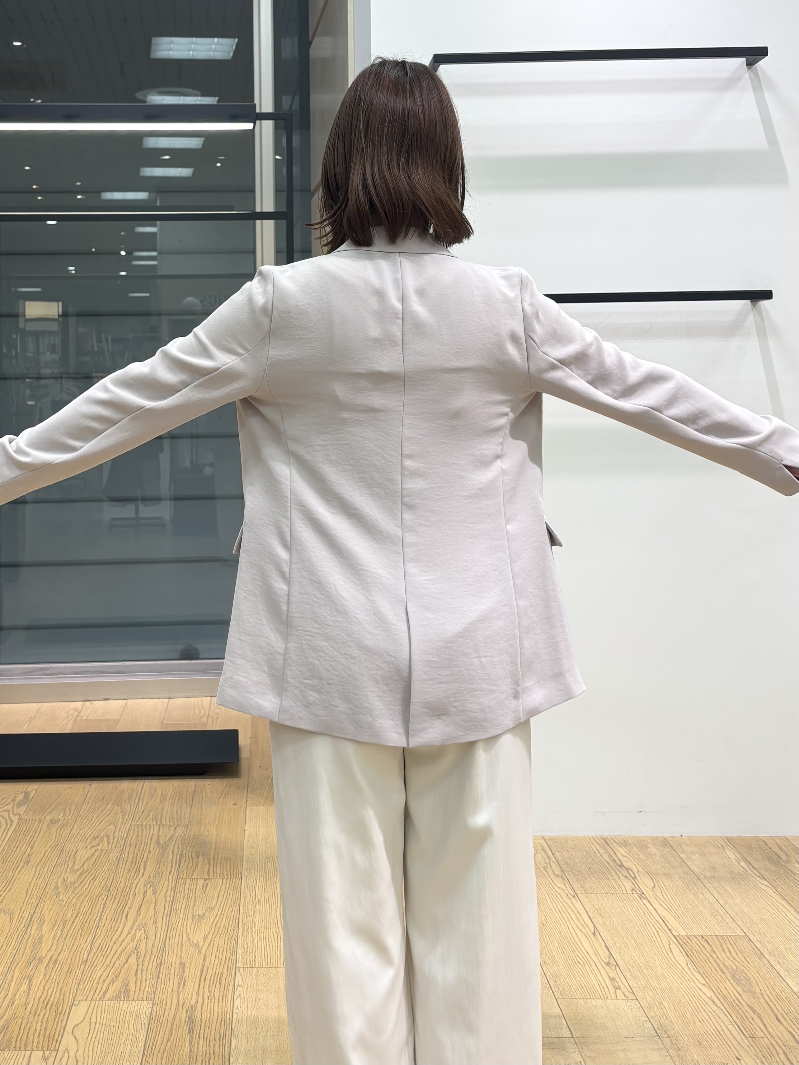 asamiさんの「INDIVI｜【洗える／アンサンブル可能】シアースストライプトップス」を使ったコーディネート