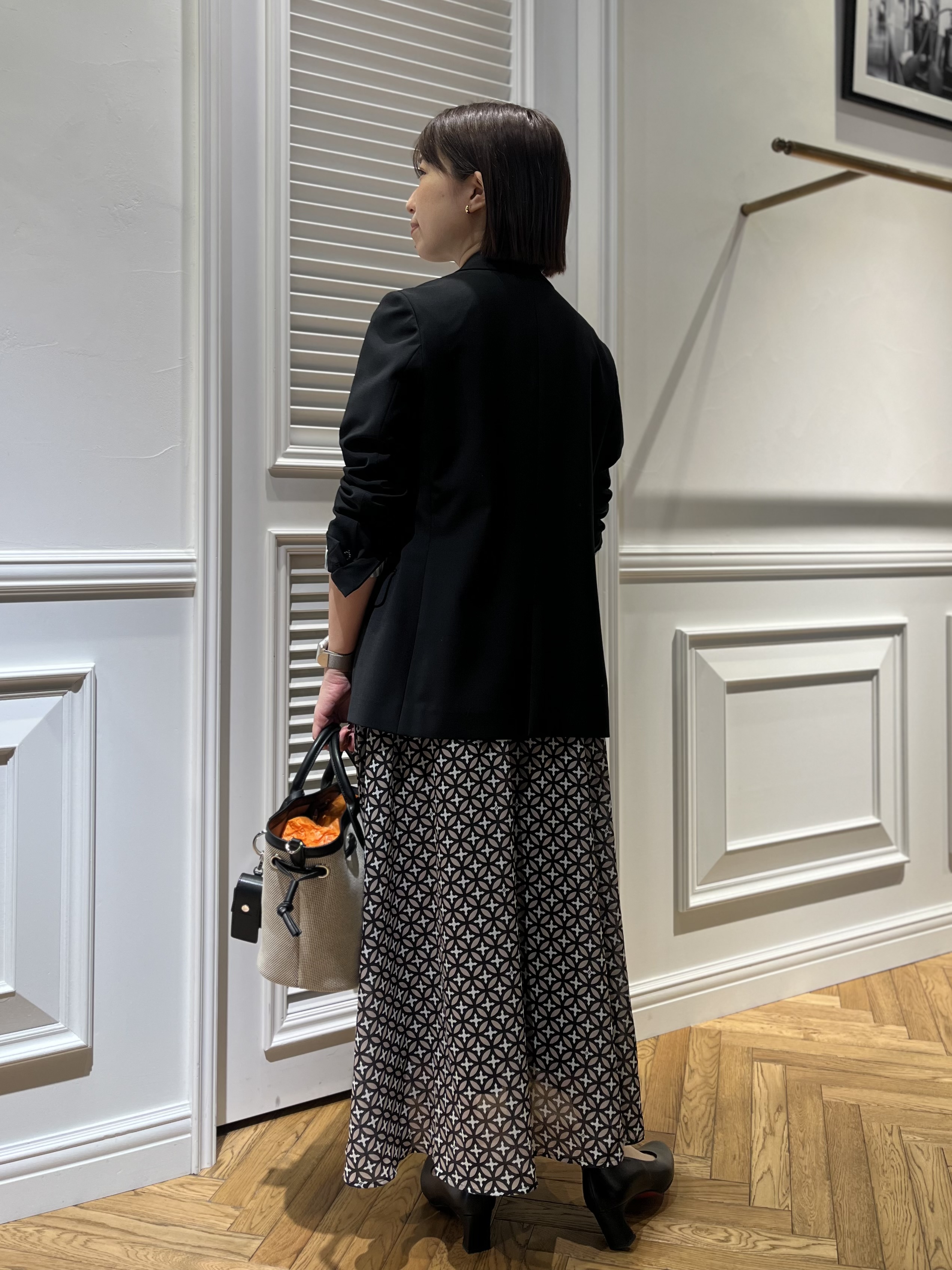 つじ まこさんの「DRESSTERIOR｜【セットアップ可】ピークドダブルライトストレッチジャケット」を使ったコーディネート