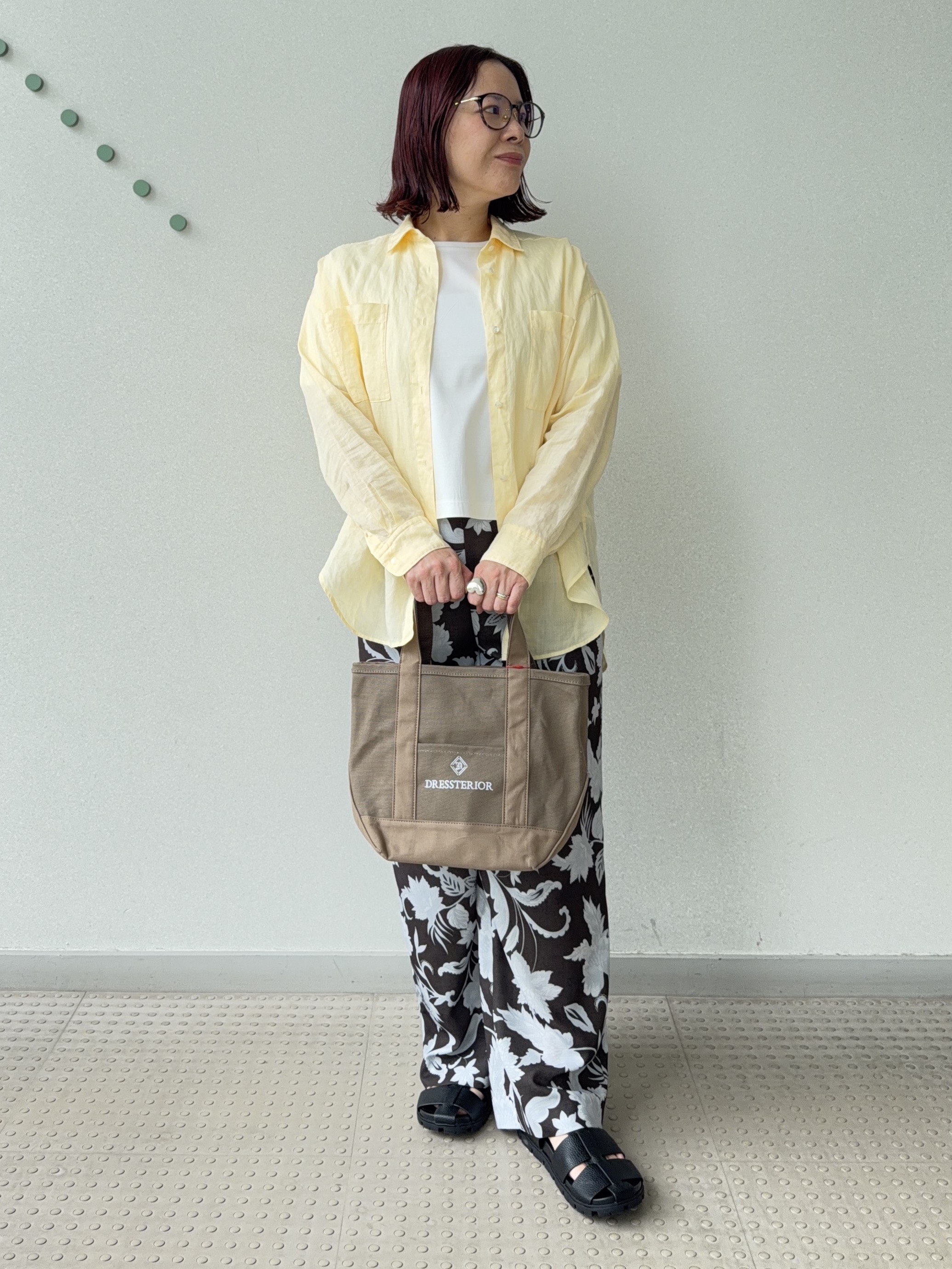 Asamiさんの「DRESSTERIOR｜【人気定番/ウォッシャブル】ガーメントダイラミーシャツ」を使ったコーディネート