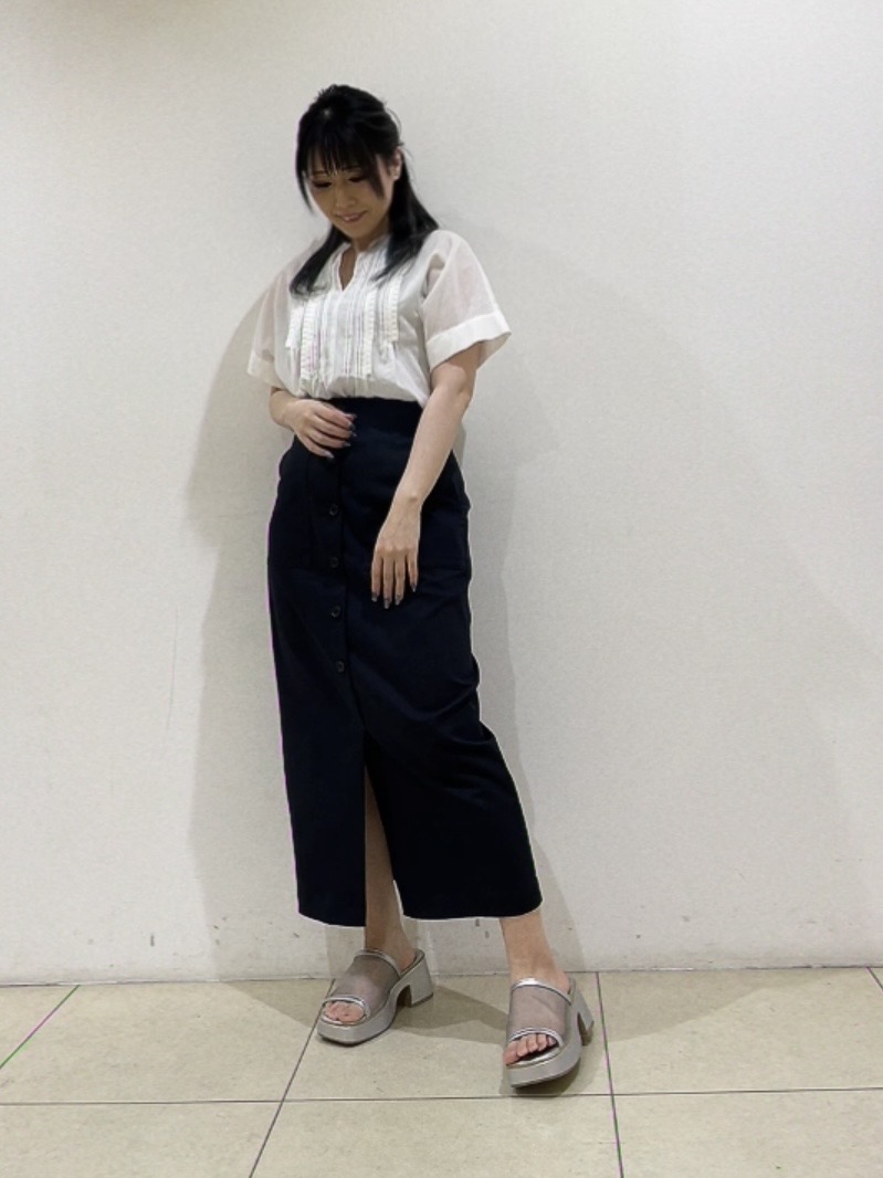 watanabeさんの「UNTITLED｜【清涼感/コットン100%】モダンクラフトブラウス」を使ったコーディネート