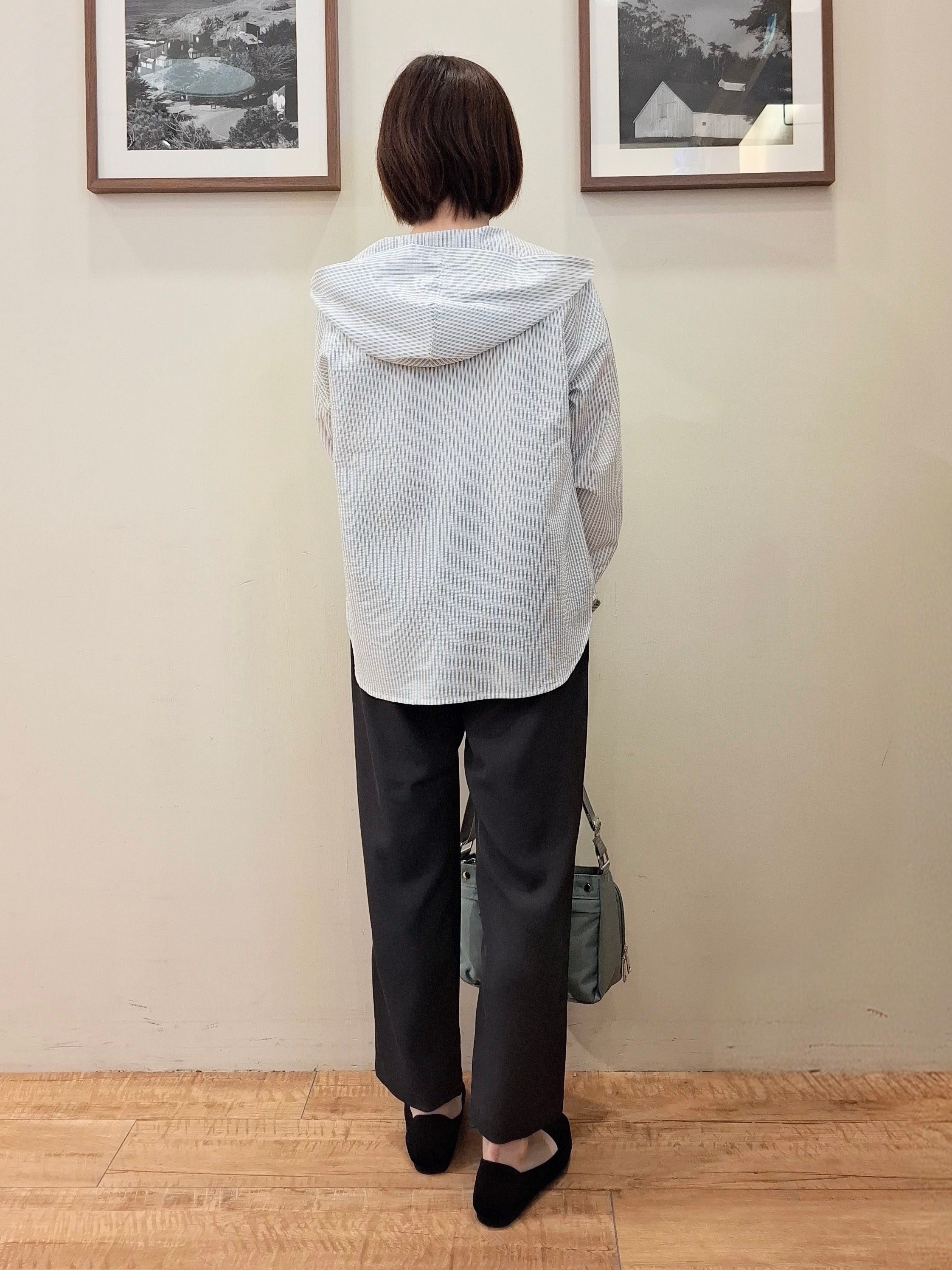 まあるさんの「SHOO･LA･RUE｜【洗濯機可/S-LL/体型カバー】大人カジュアルスタイルに フード付きストライプシャツ」を使ったコーディネート