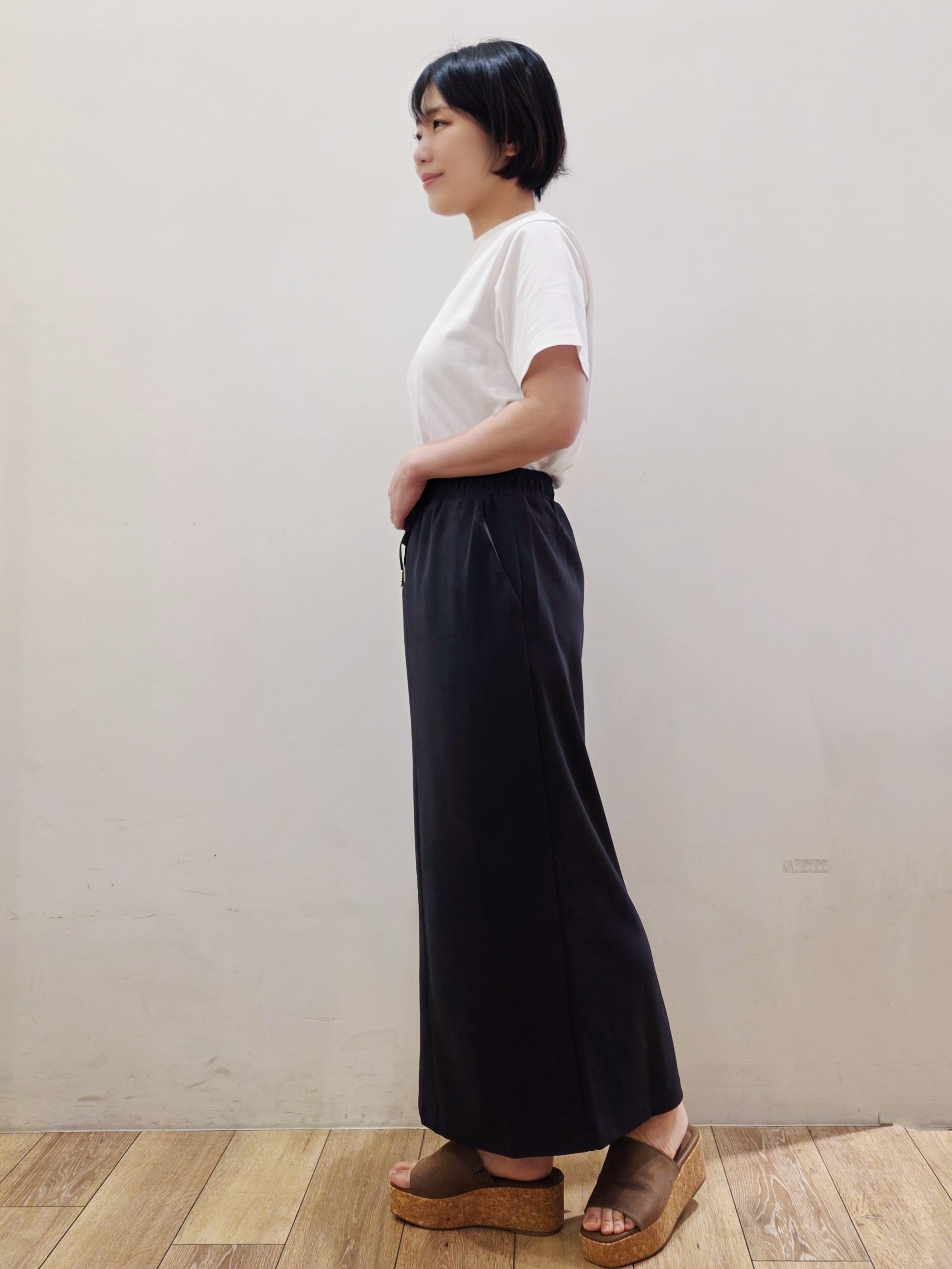 yuyuさんの「OPAQUE.CLIP｜ロゴプリント刺繍アソートTシャツ【洗濯機OK】」を使ったコーディネート