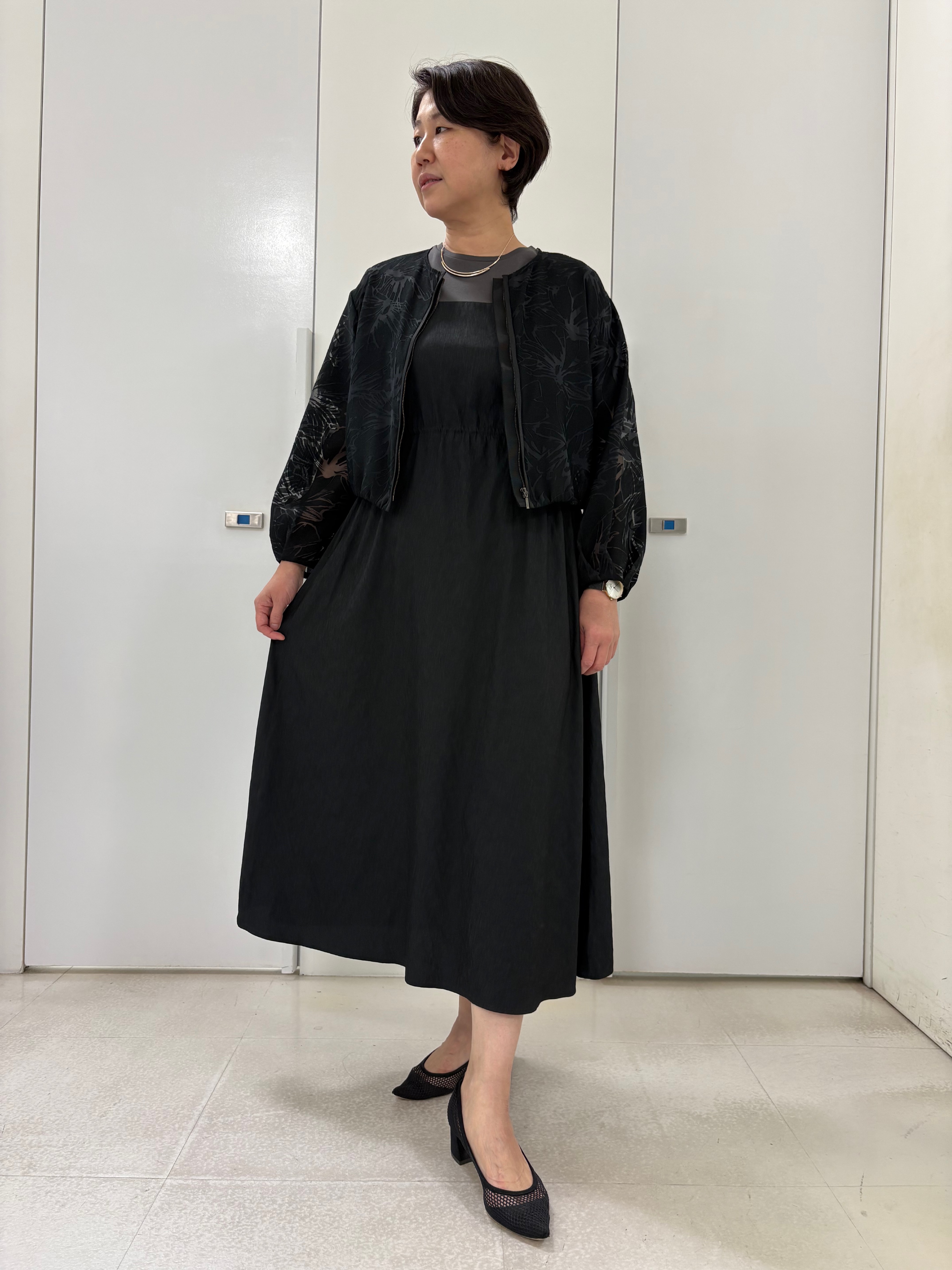 hIさんの「COUP DE CHANCE｜【手洗い可】異素材ドッキングワンピース」を使ったコーディネート