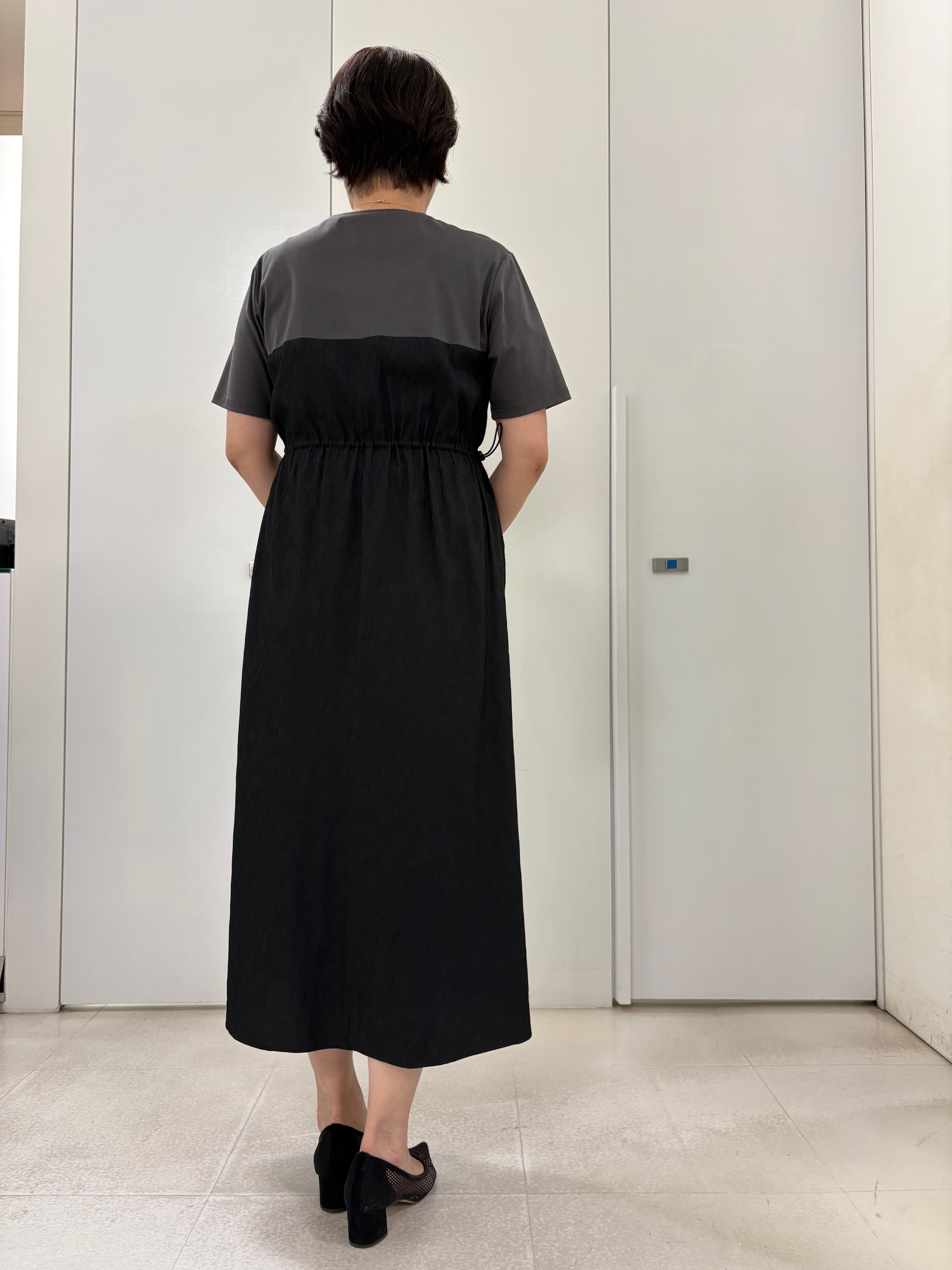 hIさんの「COUP DE CHANCE｜【手洗い可】異素材ドッキングワンピース」を使ったコーディネート