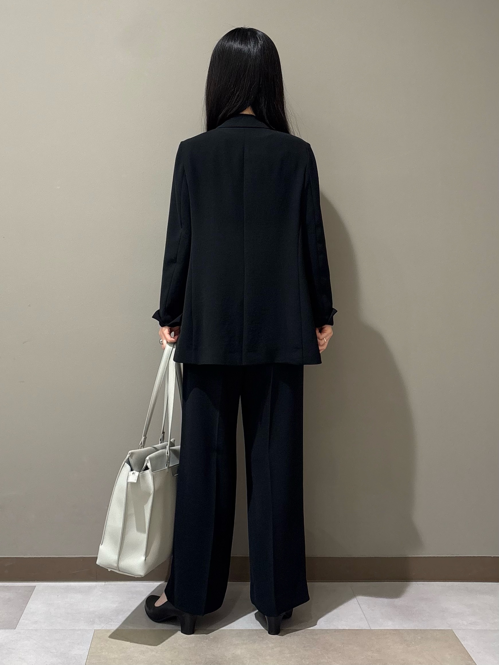 KEIKOさんの「INDIVI｜【洗える／多機能／SETUP可】着る日傘ダブルジャケット」を使ったコーディネート
