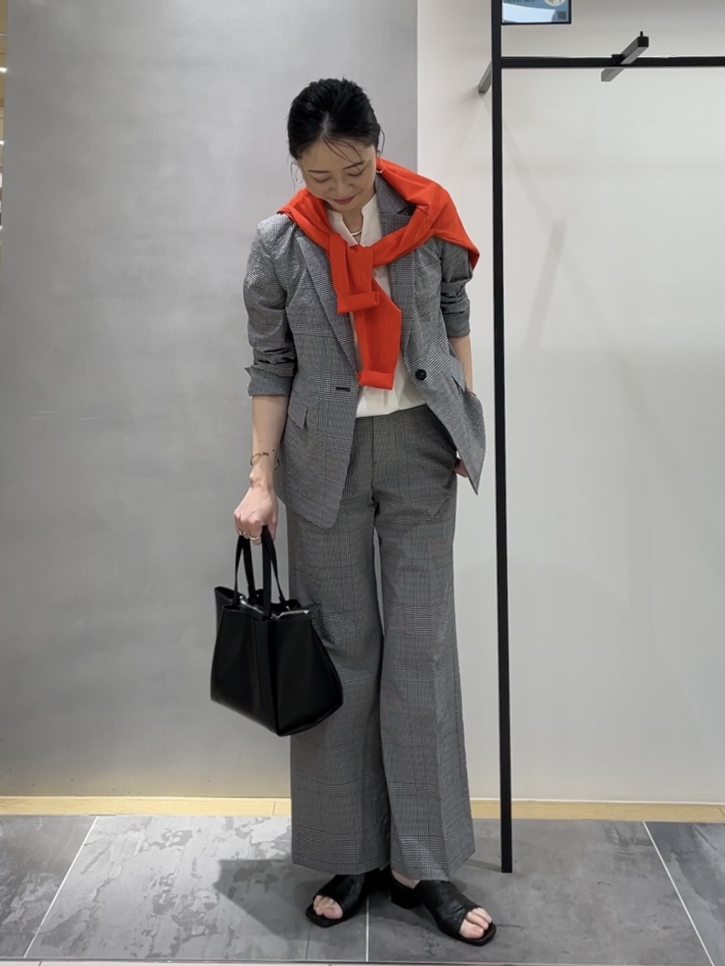shihoさんの「INDIVI｜【洗える／UVケア／SETUP可能】サッカー素材テーラードジャケット」を使ったコーディネート