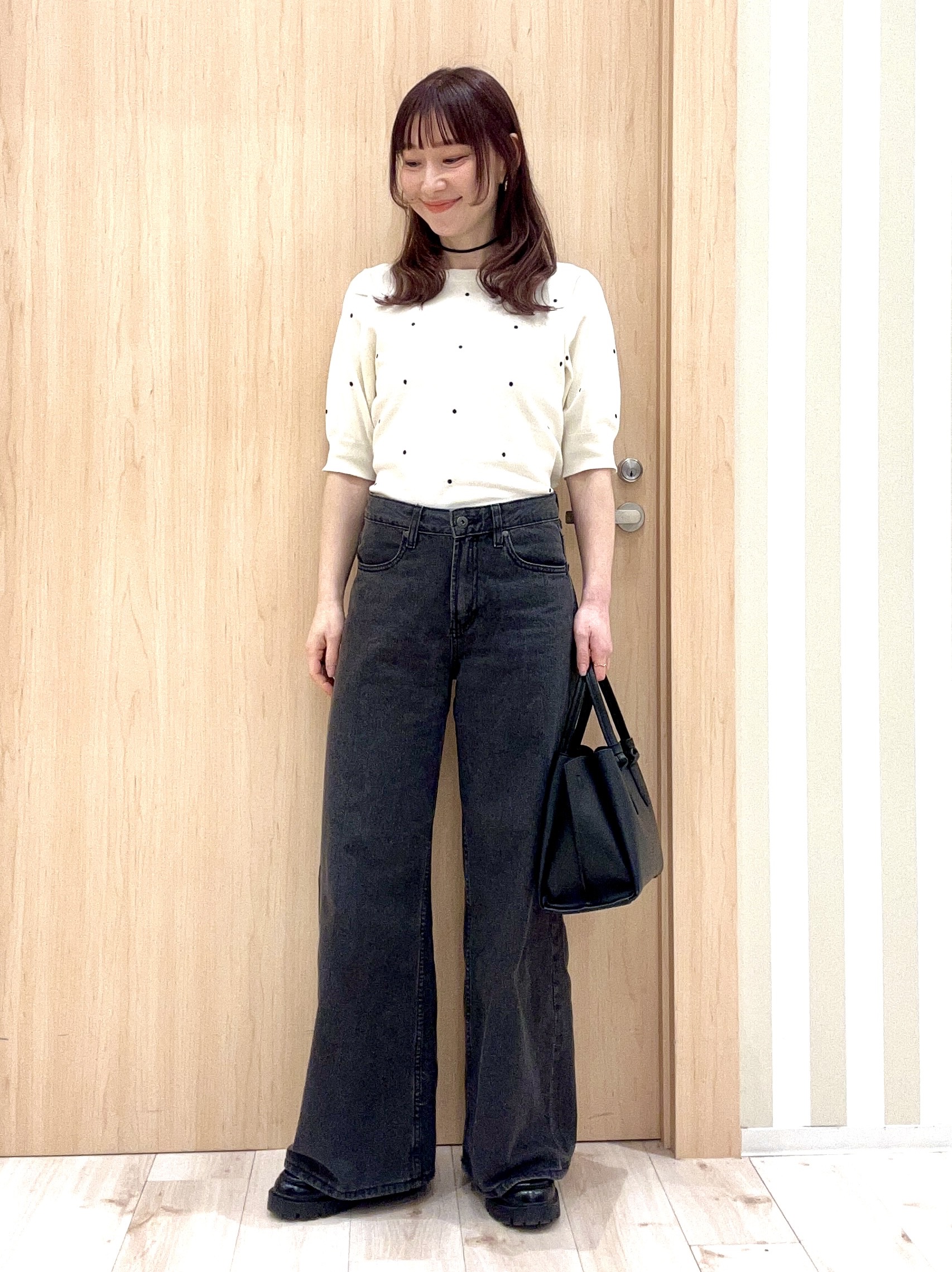 ririさんの「SHOO･LA･RUE｜【S-LL/二の腕カバー】品よく隠せる ドット刺繍5分袖ニット」を使ったコーディネート