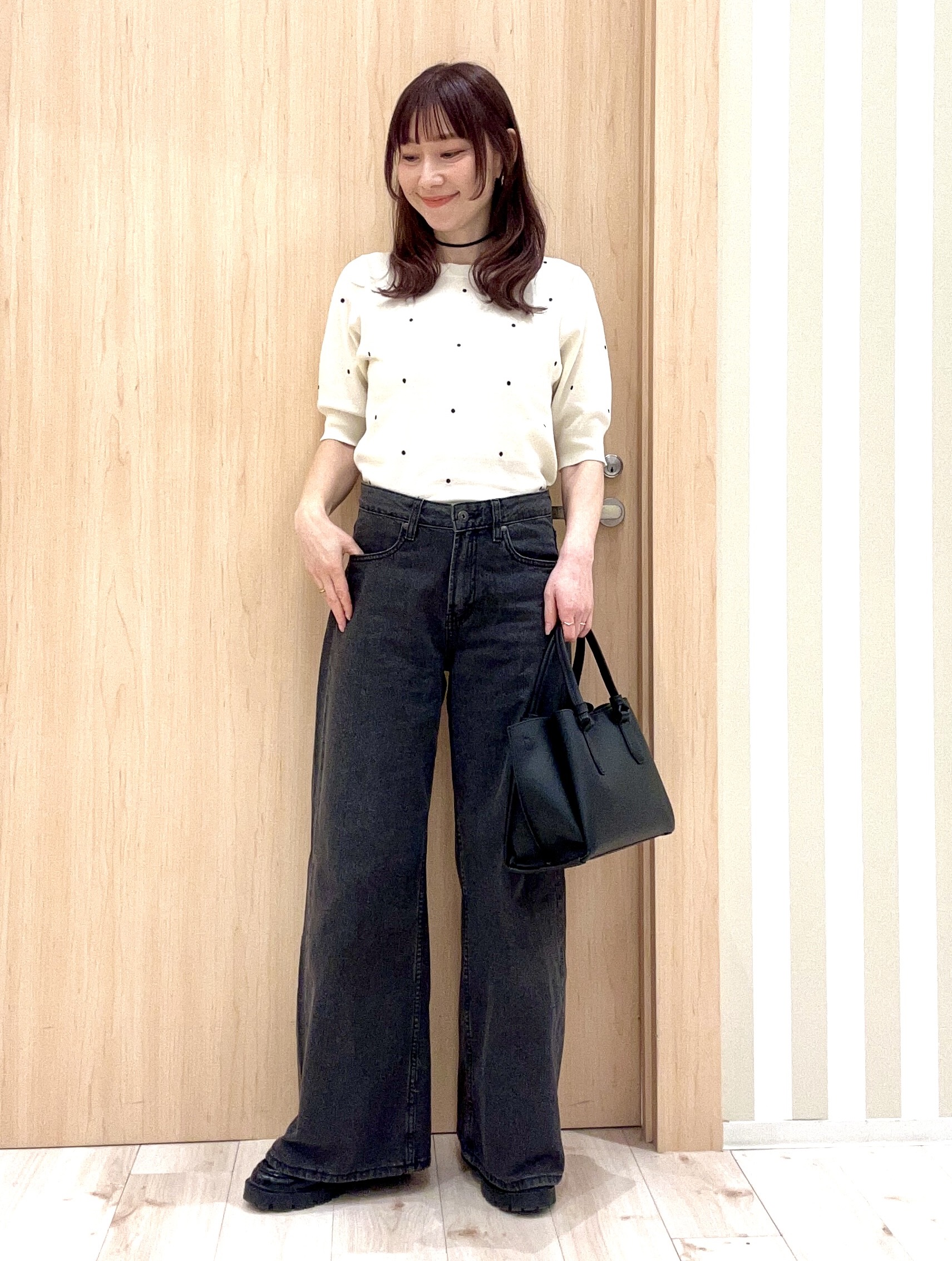 ririさんの「SHOO･LA･RUE｜【S-LL/二の腕カバー】品よく隠せる ドット刺繍5分袖ニット」を使ったコーディネート