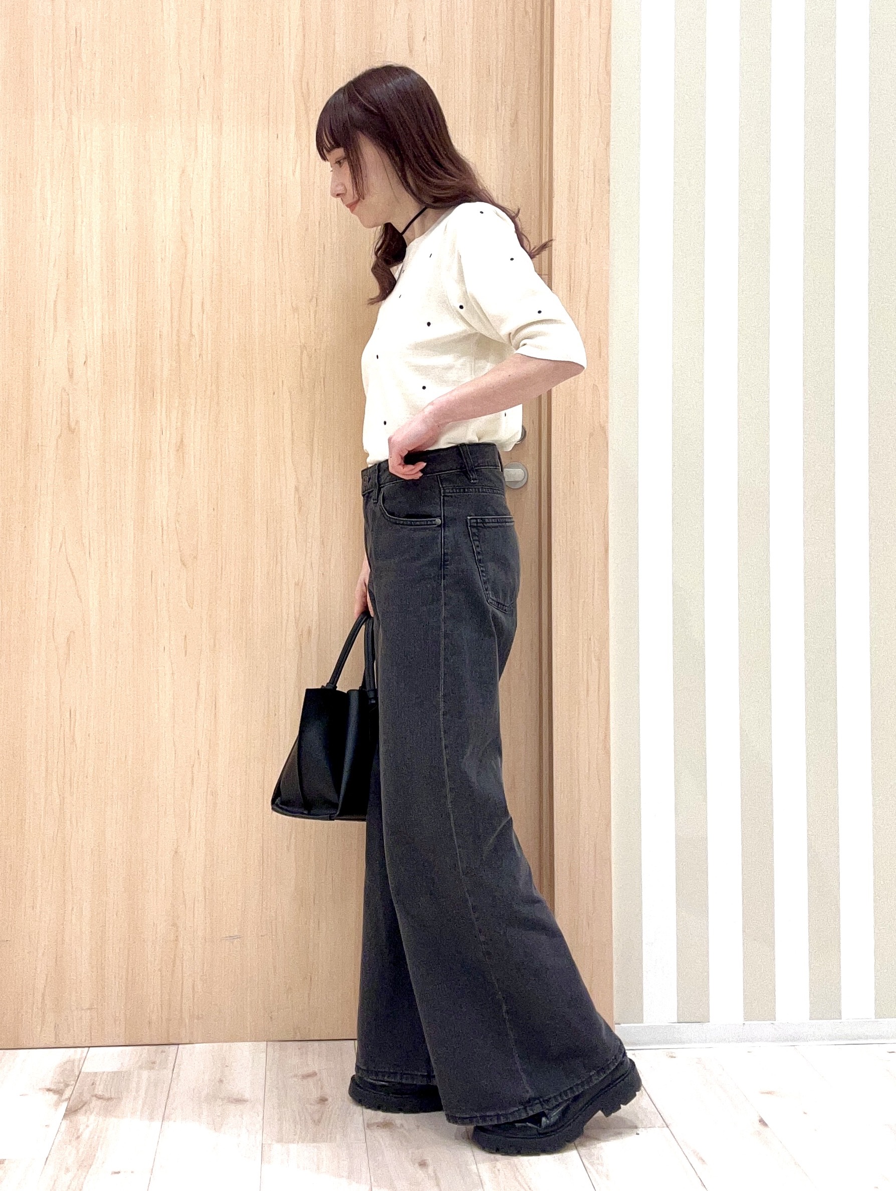 ririさんの「SHOO･LA･RUE｜【S-LL/二の腕カバー】品よく隠せる ドット刺繍5分袖ニット」を使ったコーディネート
