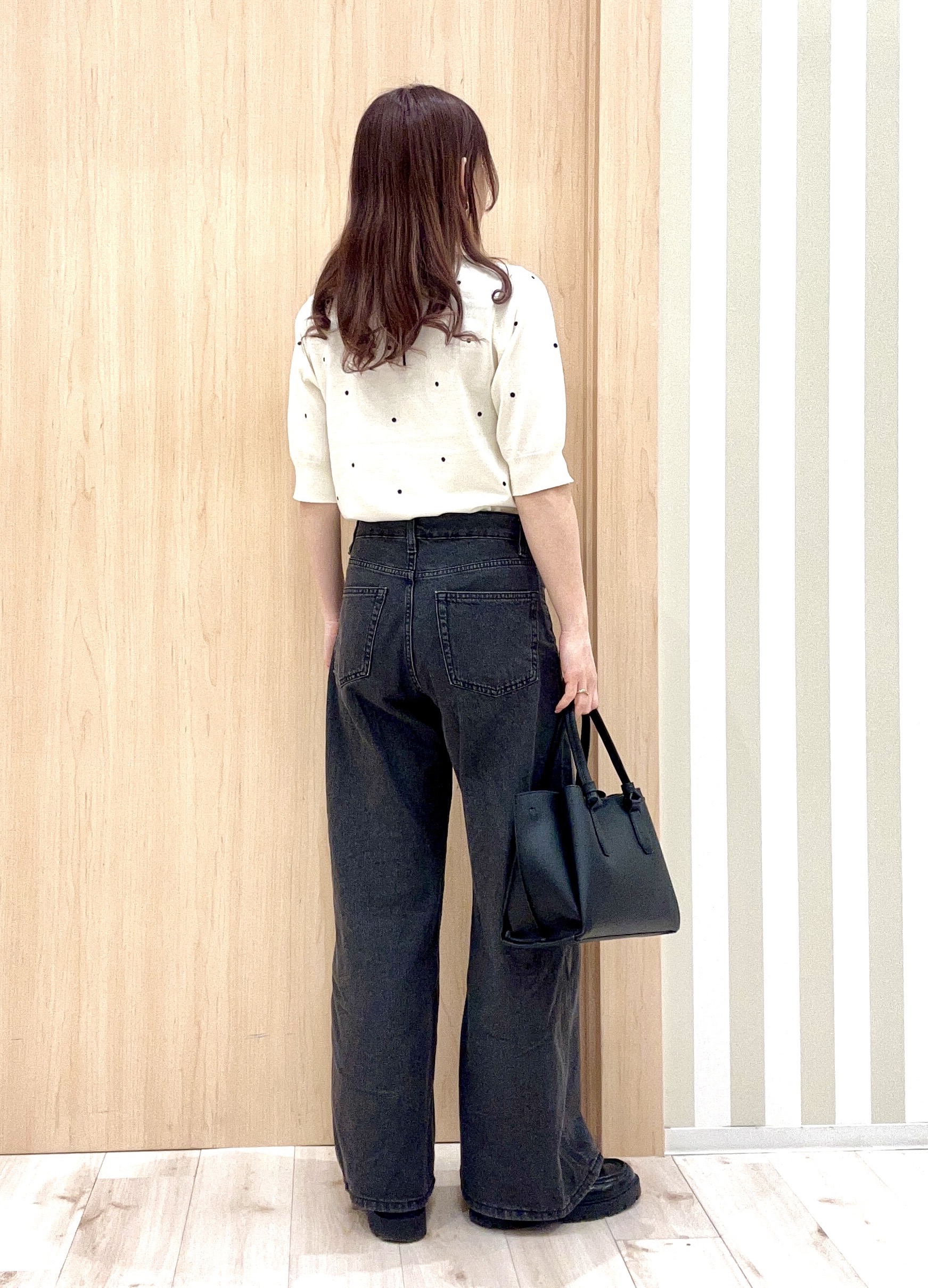 ririさんの「SHOO･LA･RUE｜【S-LL/二の腕カバー】品よく隠せる ドット刺繍5分袖ニット」を使ったコーディネート