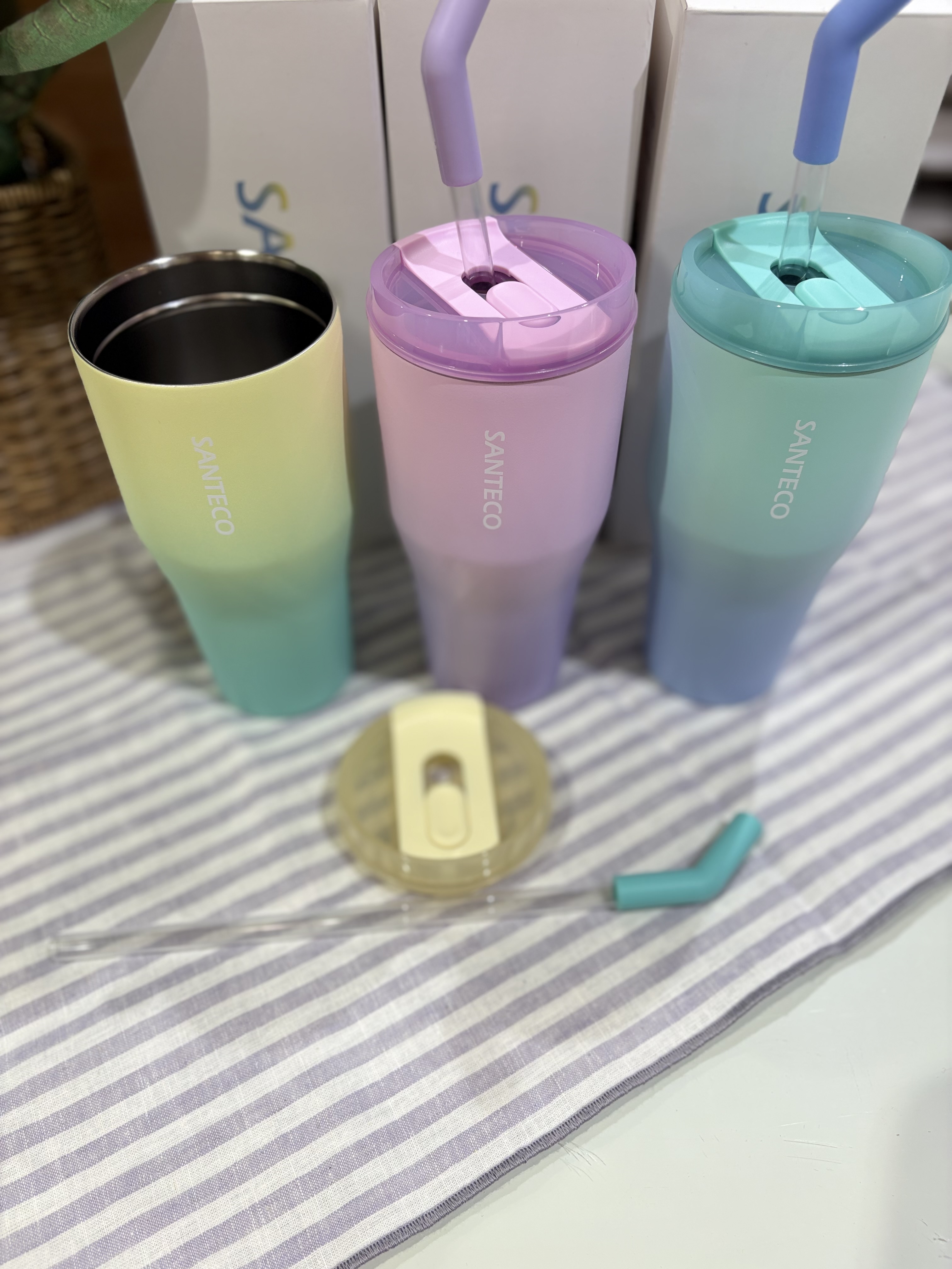 MOLさんの「212 KITCHEN STORE｜ANIE 2WAYタンブラー670 イエロー&times;グリーン」を使ったコーディネート