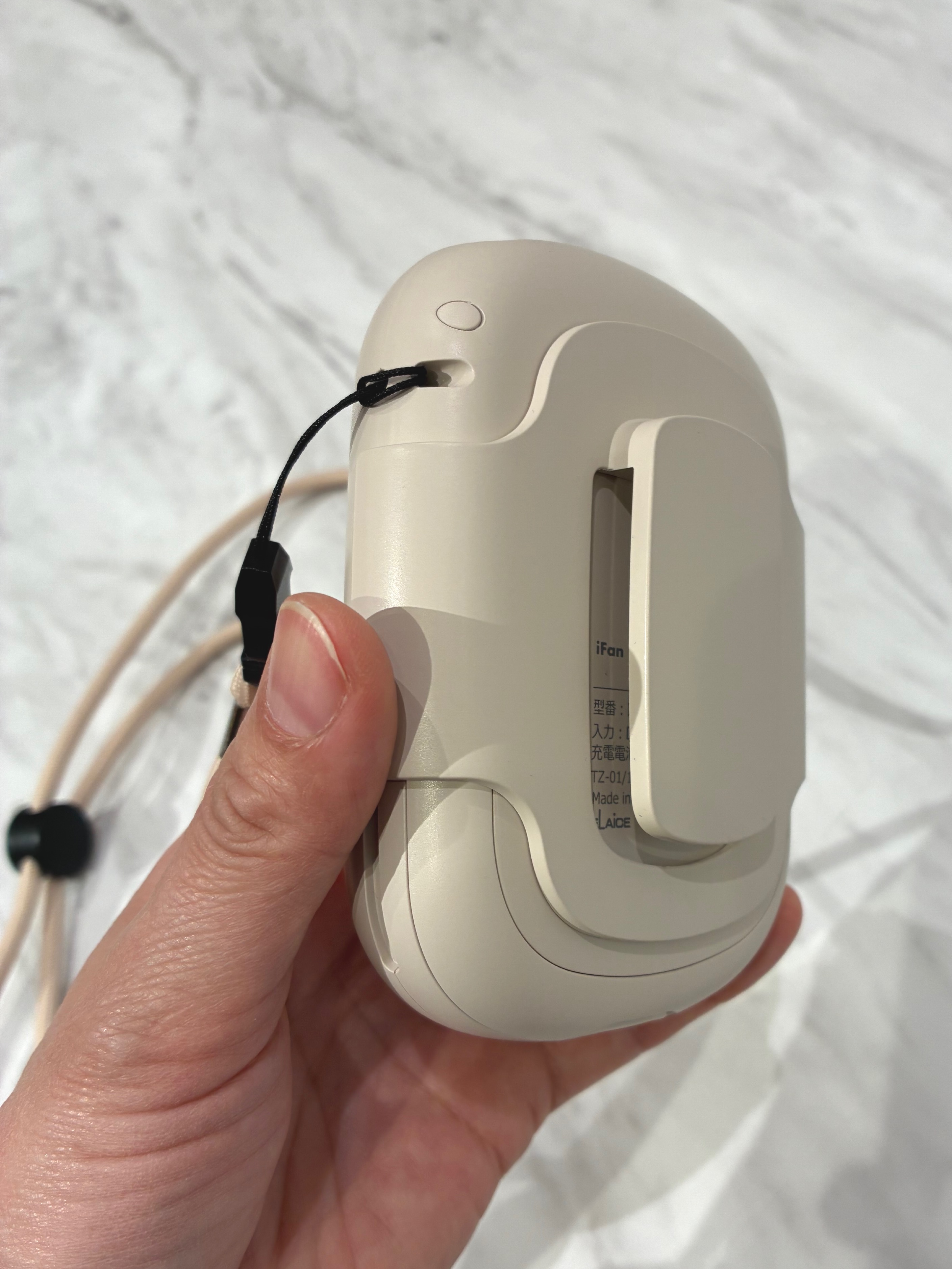 htm.さんの「212 KITCHEN STORE｜アイファンボディブリーズ ベージュ」を使ったコーディネート