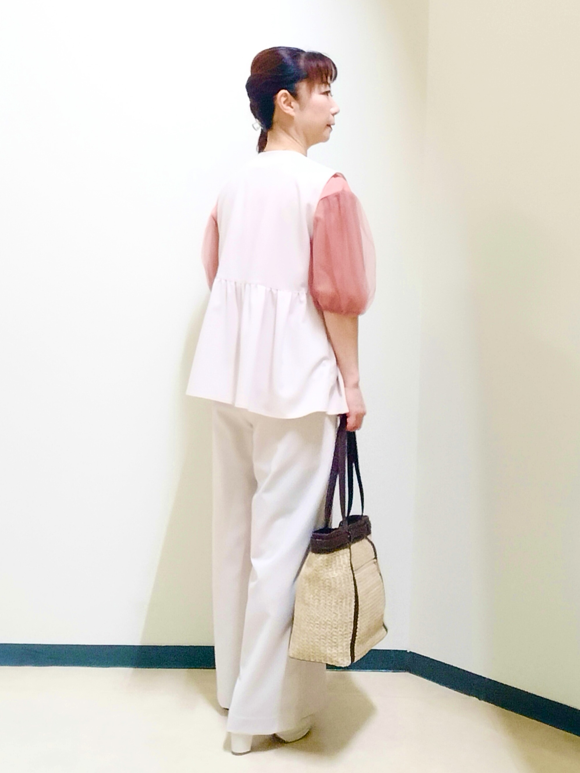 花さんの「Reflect｜【単品使い◎】ペプラムベスト＋リラクシーパンツセット」を使ったコーディネート