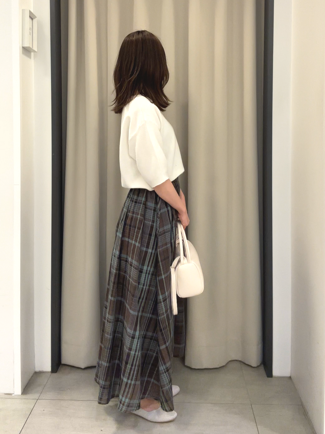 Nao さんの「grove｜【貴島明日香さん着用／洗濯機OK】レイヤードにもおすすめ、軽やかクロップドニット」を使ったコーディネート
