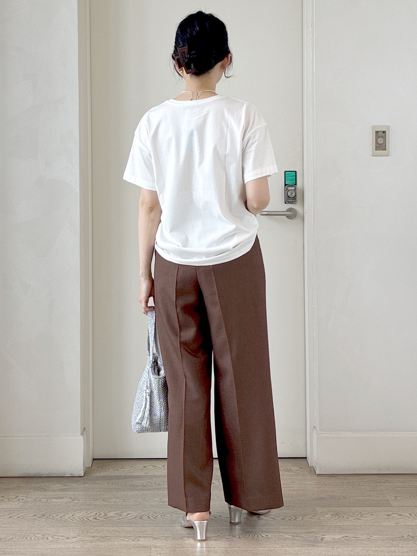  beni_gingerさんの「Reflect｜【接触冷感】ラインアート刺繍Tシャツ」を使ったコーディネート