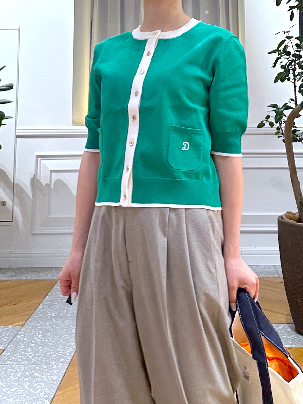 なべこさんの「DRESSTERIOR｜【otonaMUSE5月号掲載/UVカット/ウォッシャブル】クールタッチ コンビ カーディガン」を使ったコーディネート