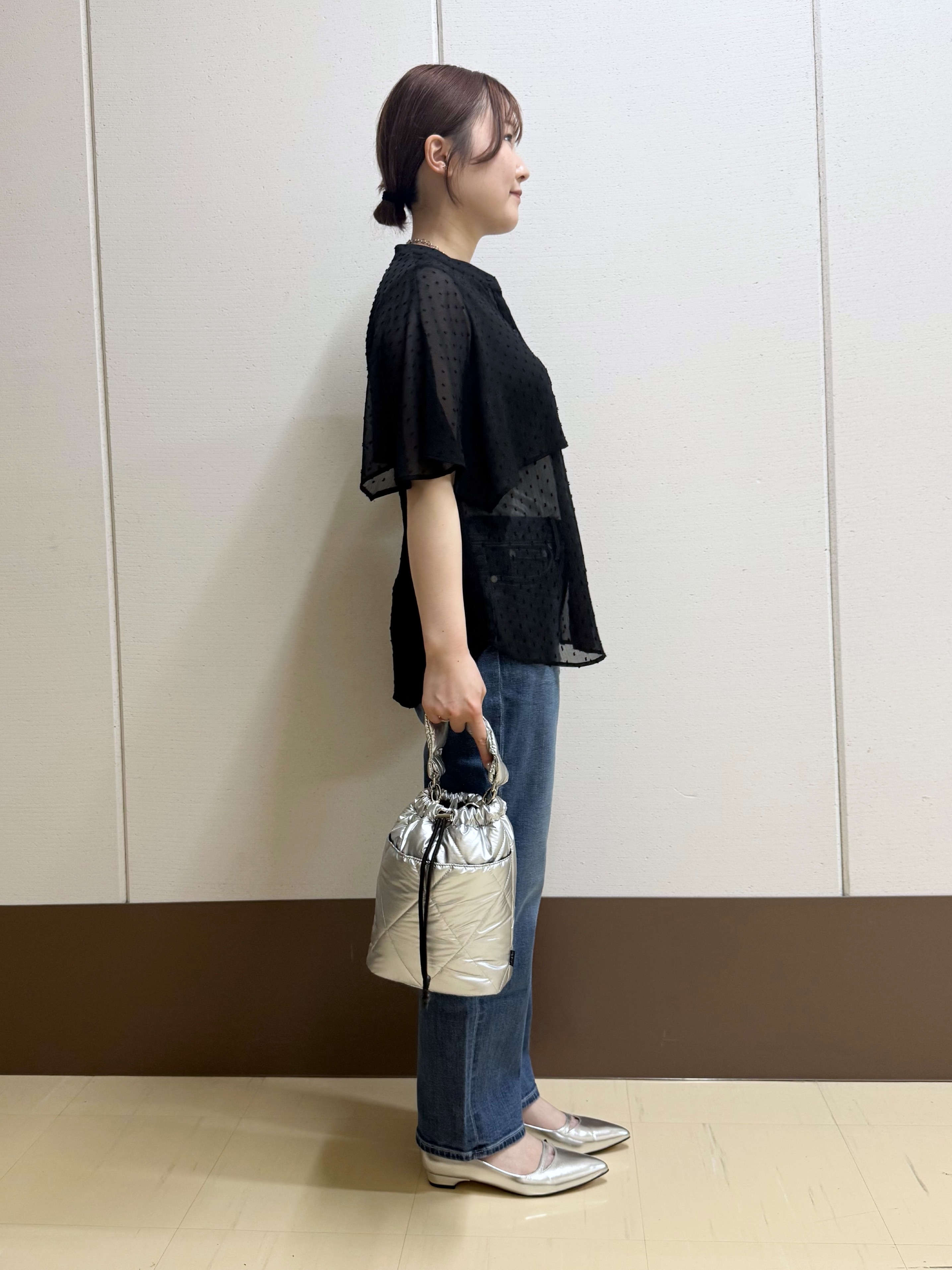 Rikoさんの「INDIVI｜【洗える／ドットモチーフ】ケープスリーブブラウス」を使ったコーディネート