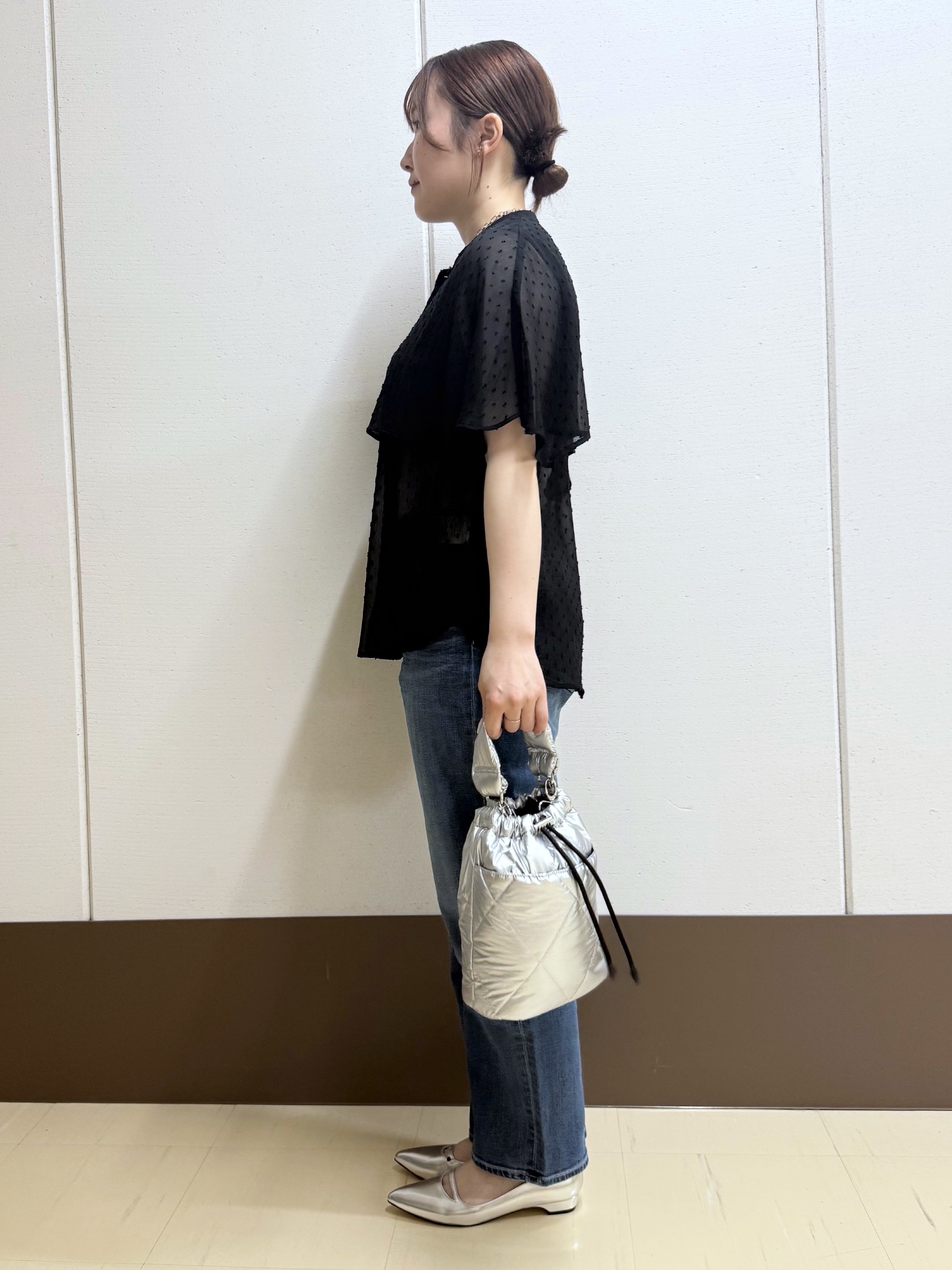Rikoさんの「INDIVI｜【洗える／ドットモチーフ】ケープスリーブブラウス」を使ったコーディネート