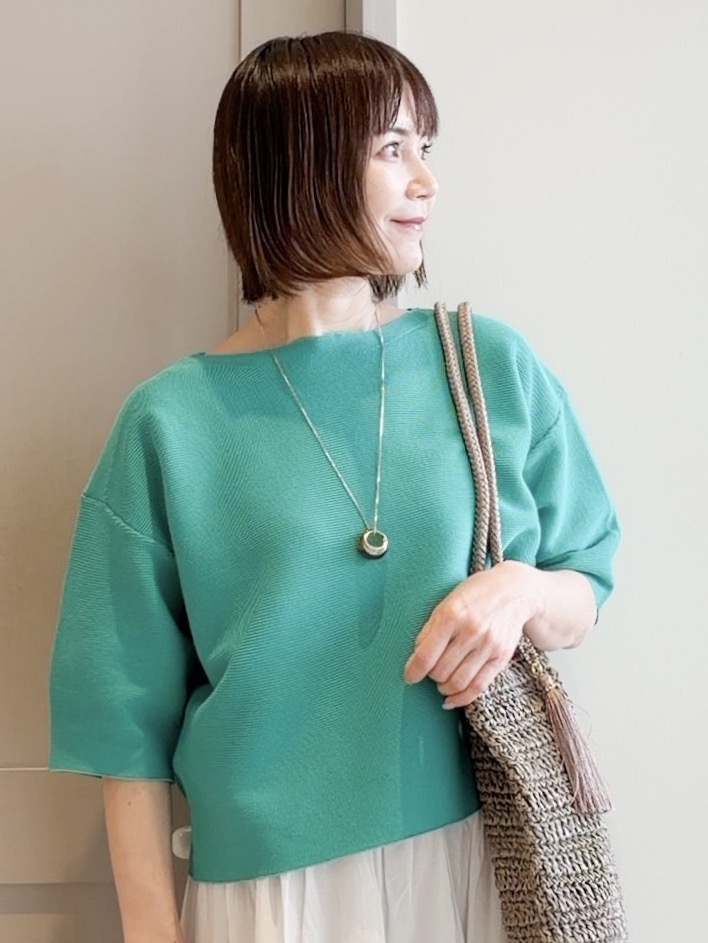 yamakoさんの「grove｜【貴島明日香さん着用／洗濯機OK】レイヤードにもおすすめ、軽やかクロップドニット」を使ったコーディネート