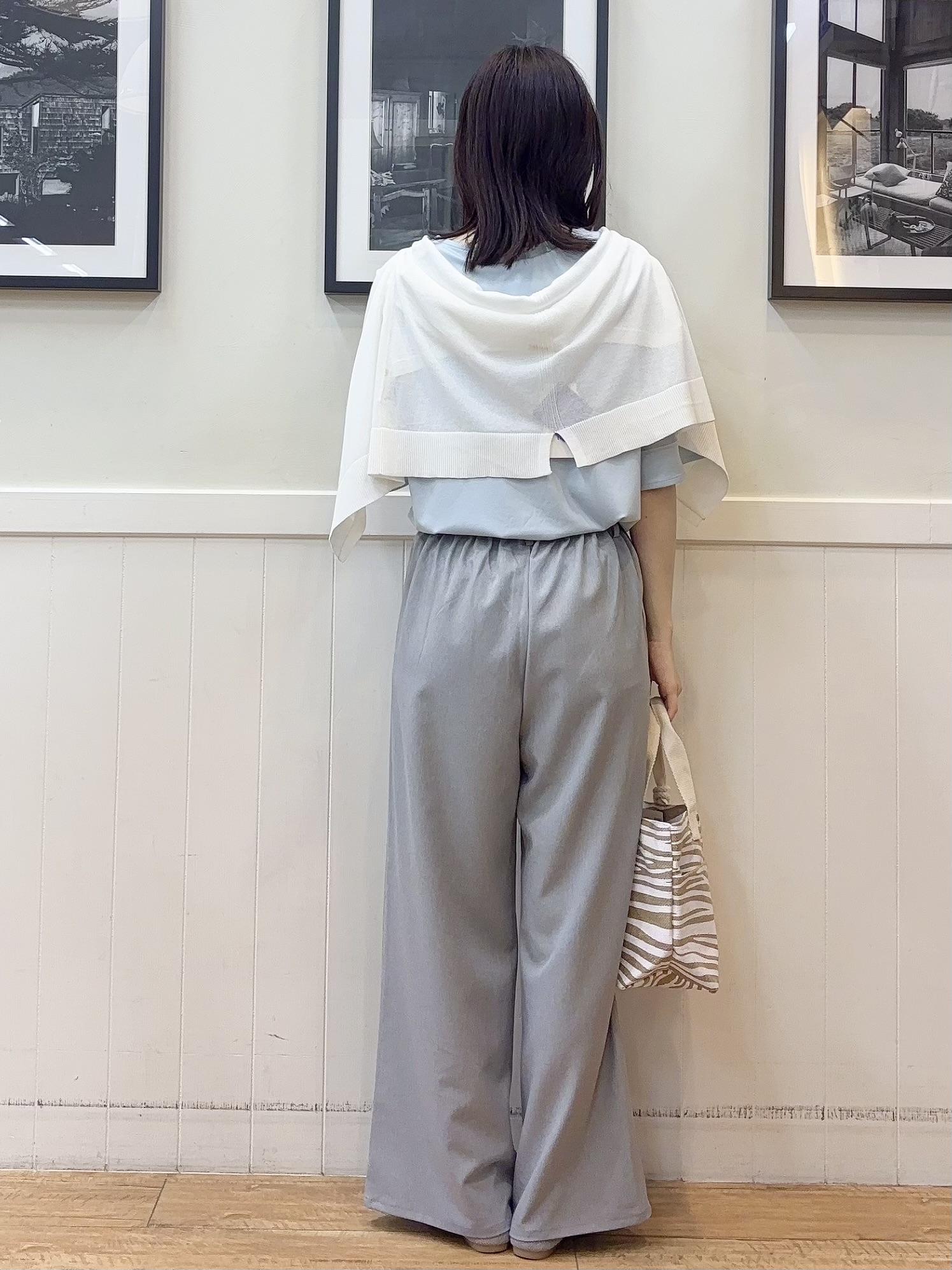 えぬさんの「SHOO･LA･RUE｜【洗濯機後しわになりにくい/ひんやり/S-LL】お袖のシアーで抜け感プラス 二の腕隠せるフレアスリー」を使ったコーディネート