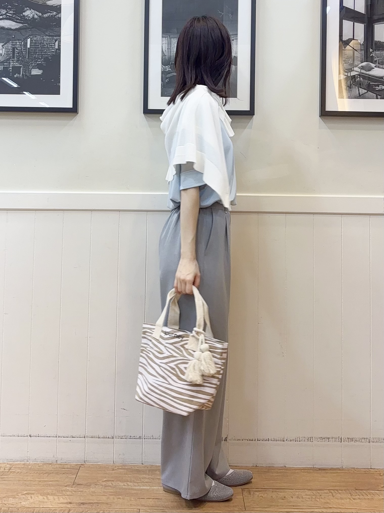 えぬさんの「SHOO･LA･RUE｜【洗濯機後しわになりにくい/ひんやり/S-LL】お袖のシアーで抜け感プラス 二の腕隠せるフレアスリー」を使ったコーディネート
