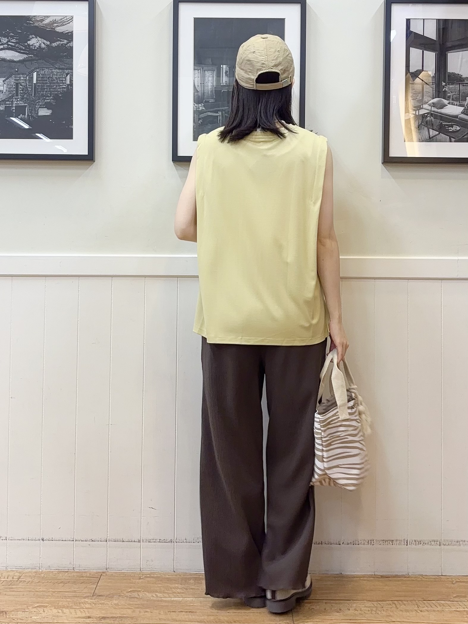 えぬさんの「SHOO･LA･RUE｜【UVカット/接触冷感】とろみタックノースリーブトップス」を使ったコーディネート