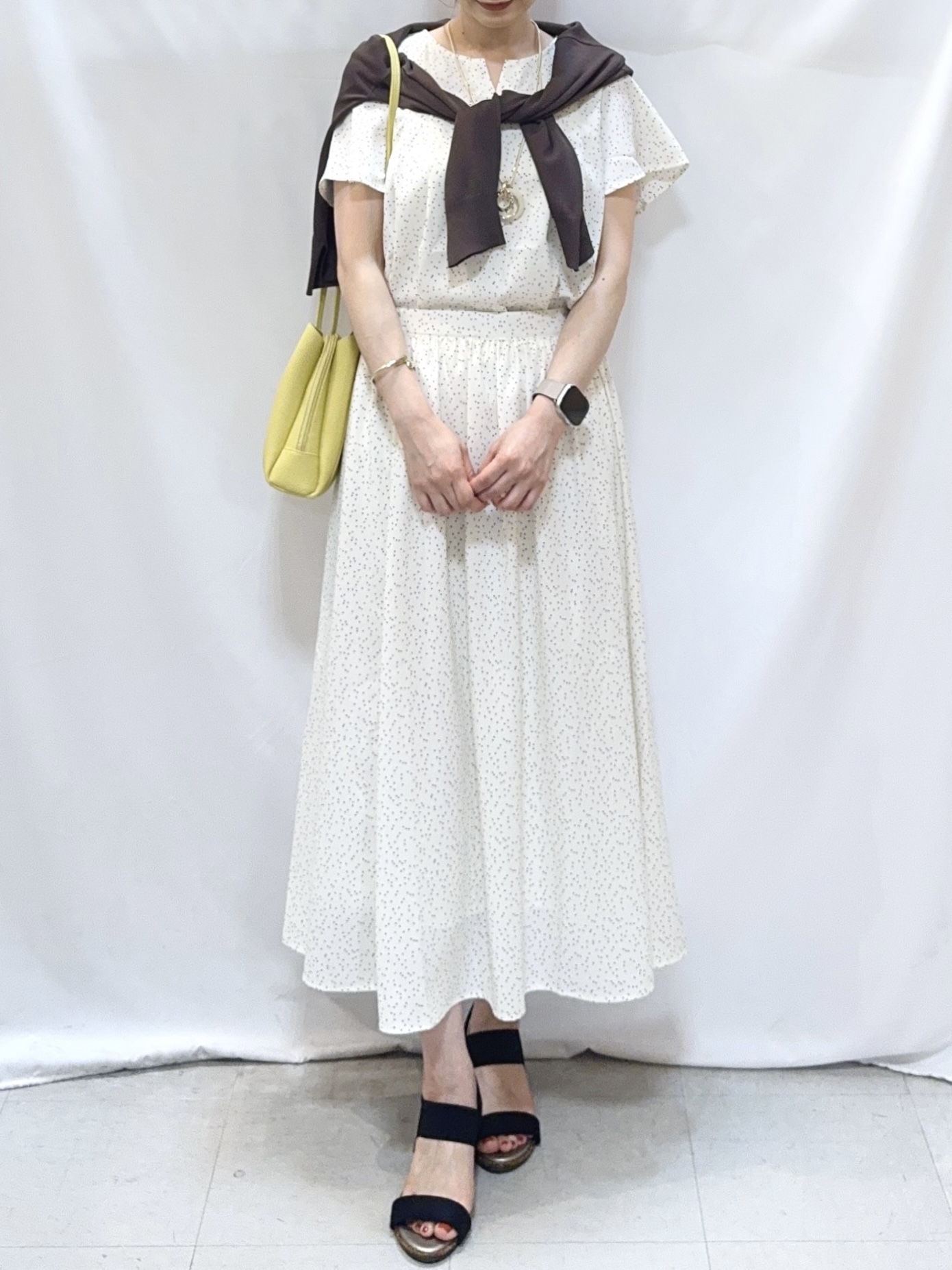 𝐇𝐢𝐫𝐨𝐦𝐢さんの「SHOO･LA･RUE｜【ひんやり/UV/セットアップ可】洗濯後しわになりにくい スキッパーブラウス」を使ったコーディネート