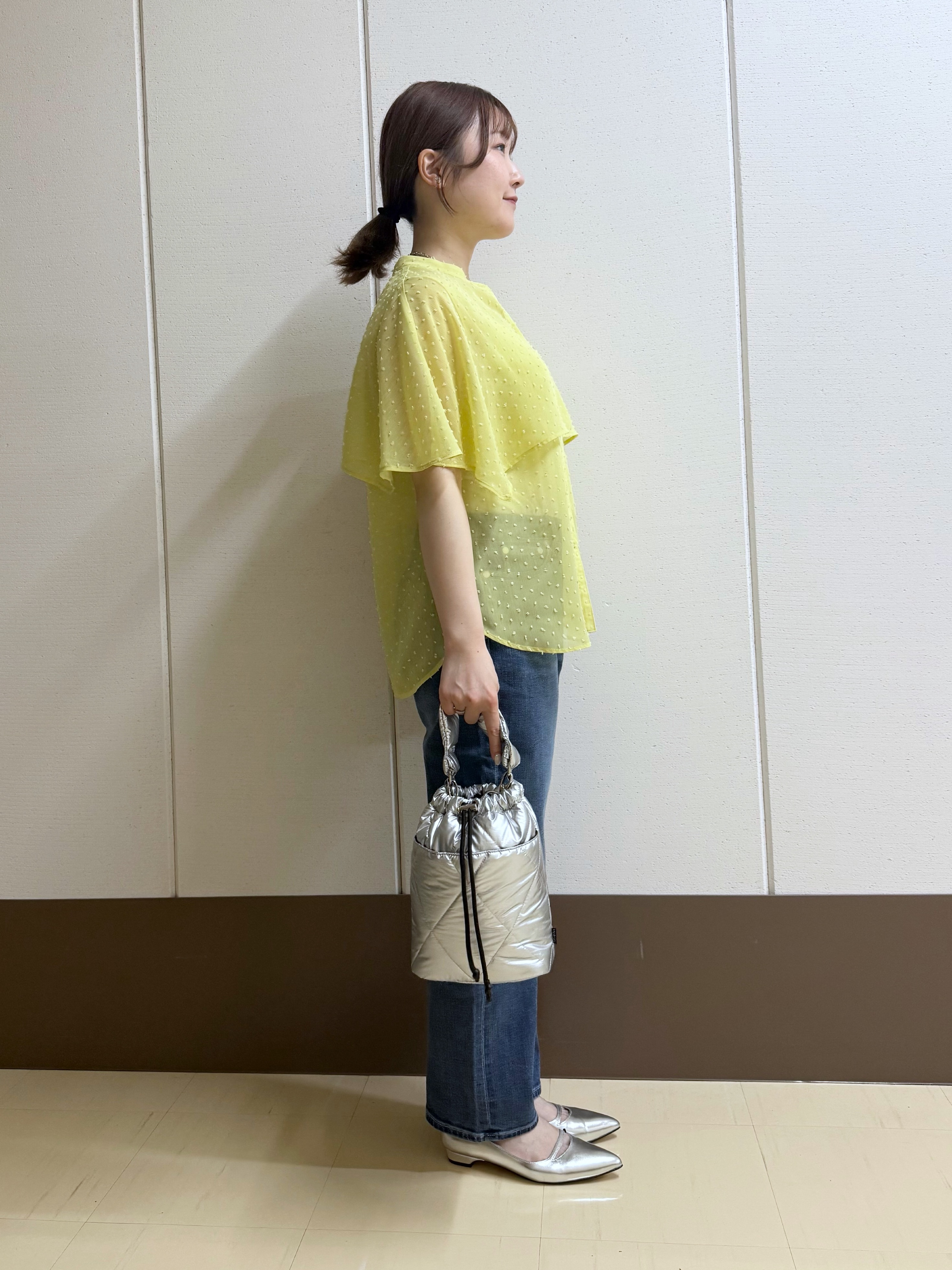Rikoさんの「INDIVI｜【洗える／ドットモチーフ】ケープスリーブブラウス」を使ったコーディネート