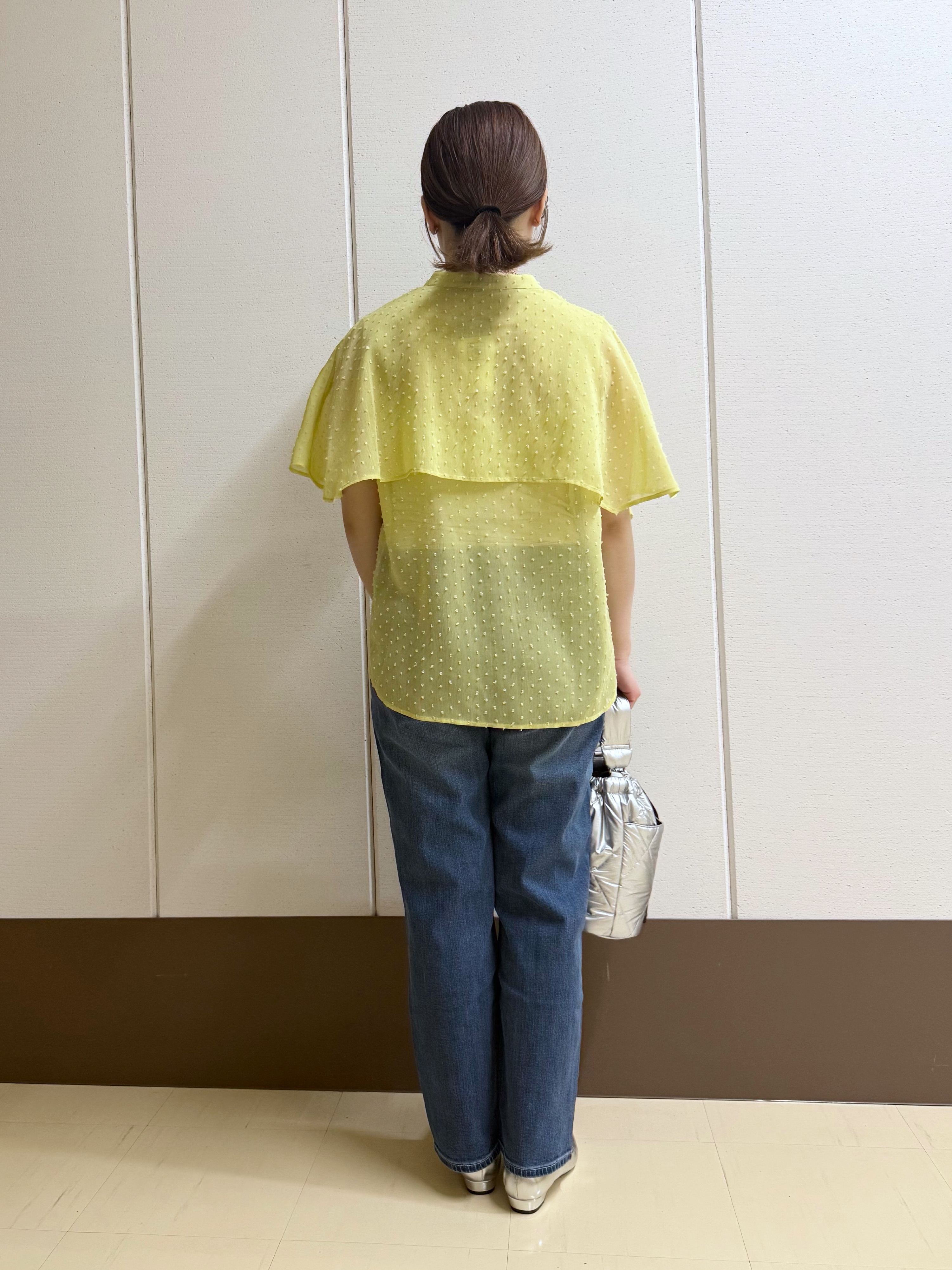 Rikoさんの「INDIVI｜【洗える／ドットモチーフ】ケープスリーブブラウス」を使ったコーディネート