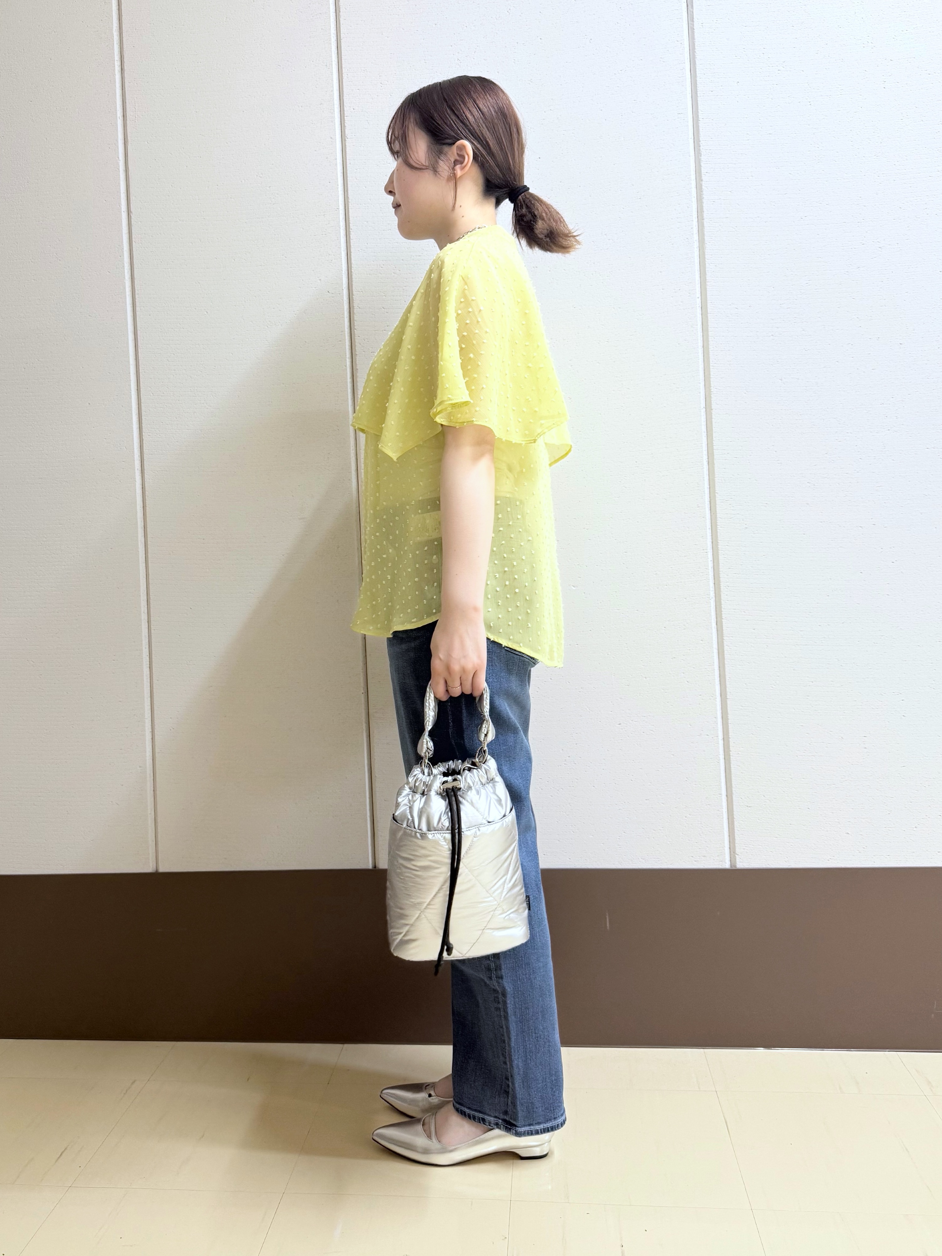 Rikoさんの「INDIVI｜【洗える／ドットモチーフ】ケープスリーブブラウス」を使ったコーディネート