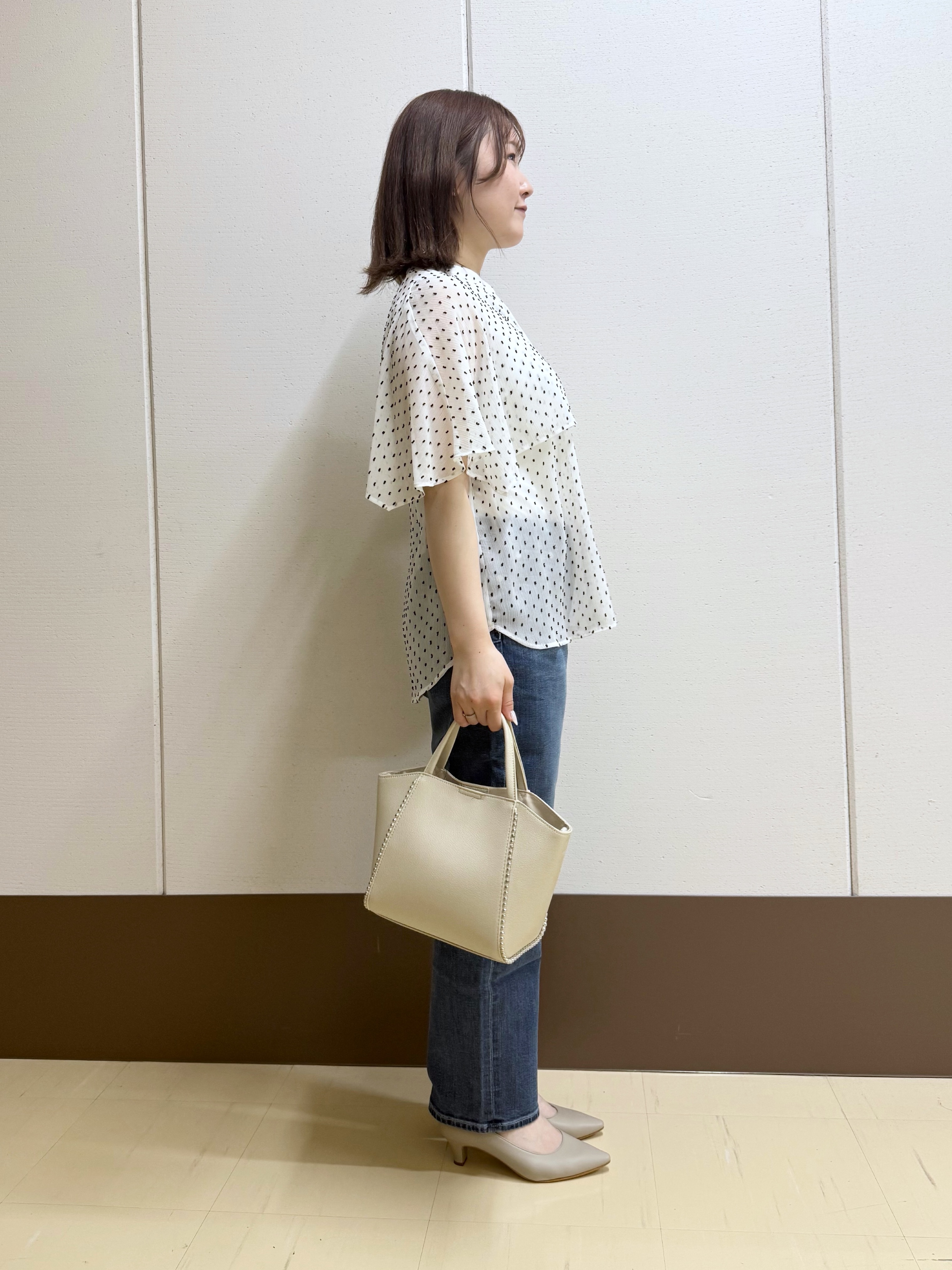 Rikoさんの「INDIVI｜【洗える／ドットモチーフ】ケープスリーブブラウス」を使ったコーディネート