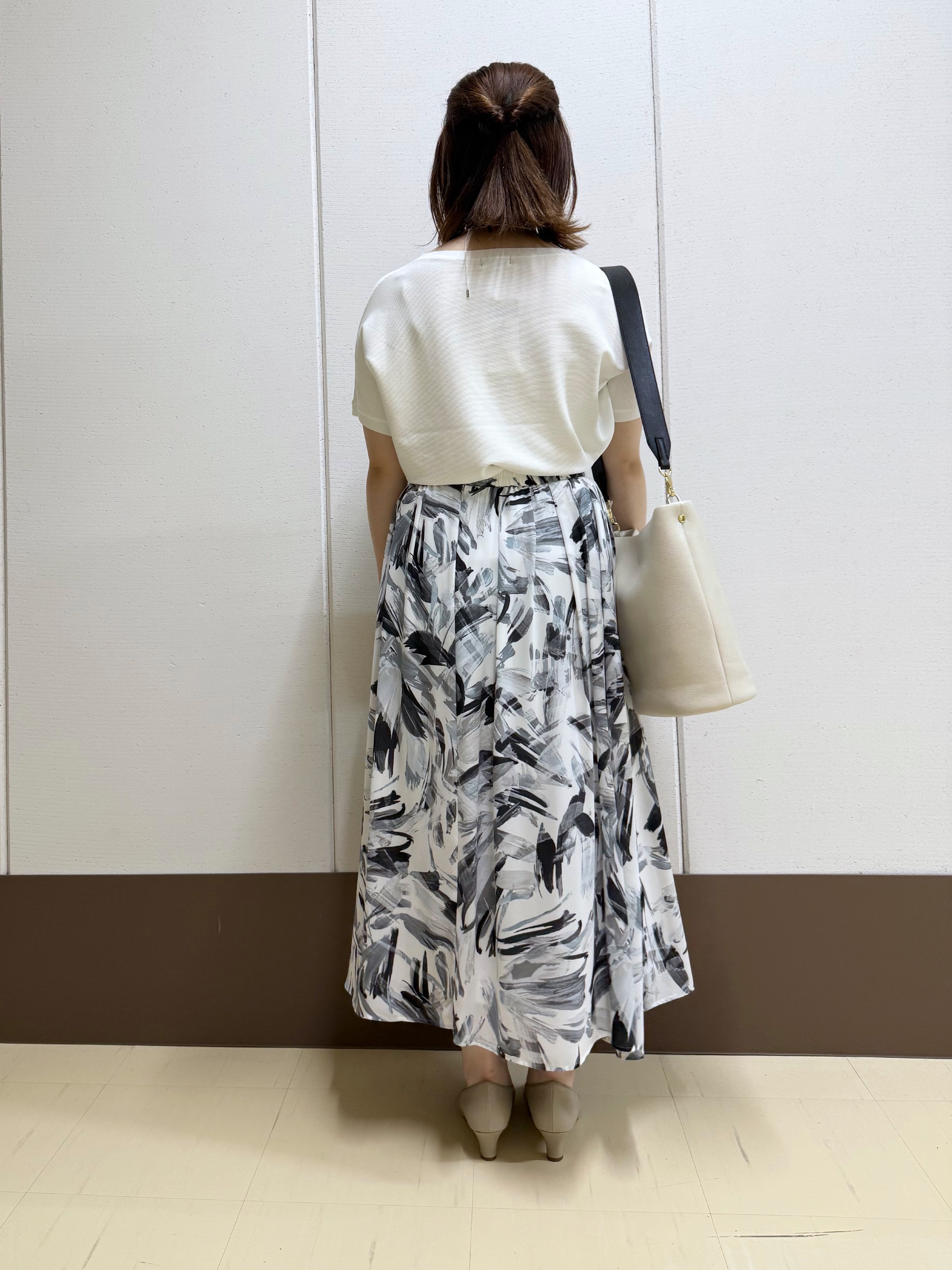 Rikoさんの「INDIVI｜【洗える】ガーター編みVネックニットT」を使ったコーディネート